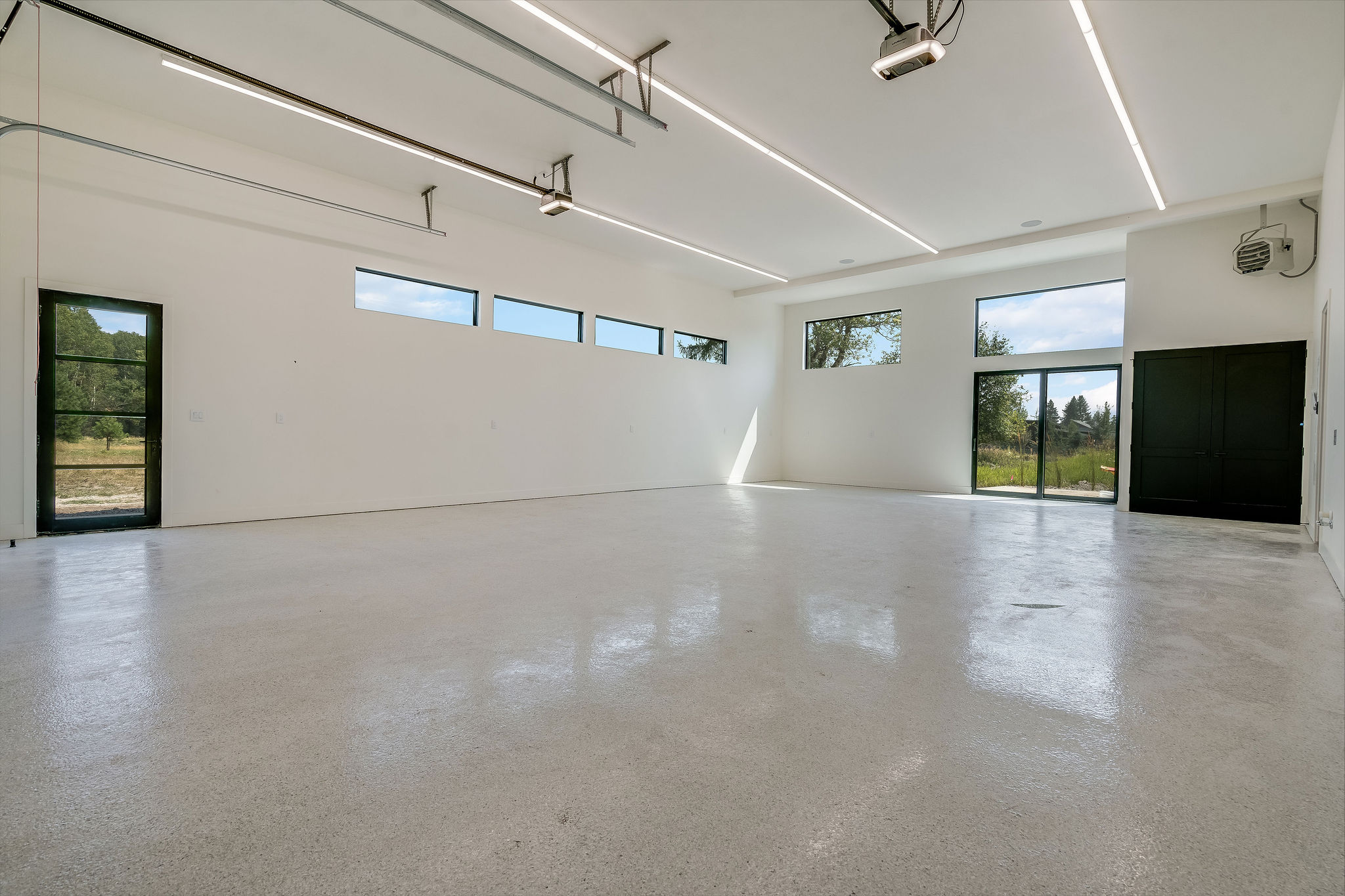 925 Apres Drive Property Photo 33