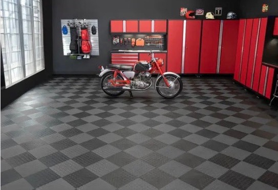 919 Apres Drive Property Photo 12