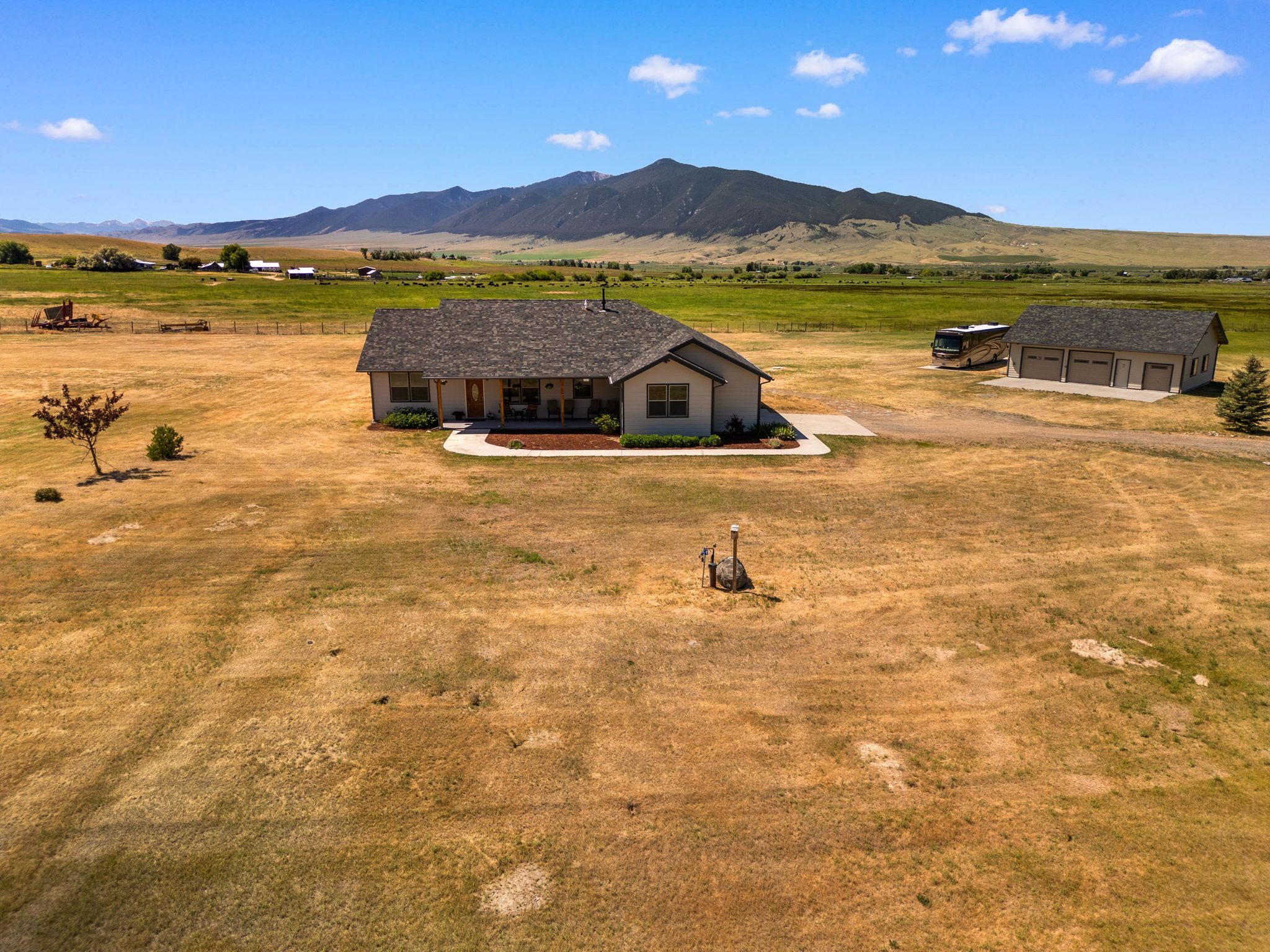 16 Buckboard Drive Property Photo 1