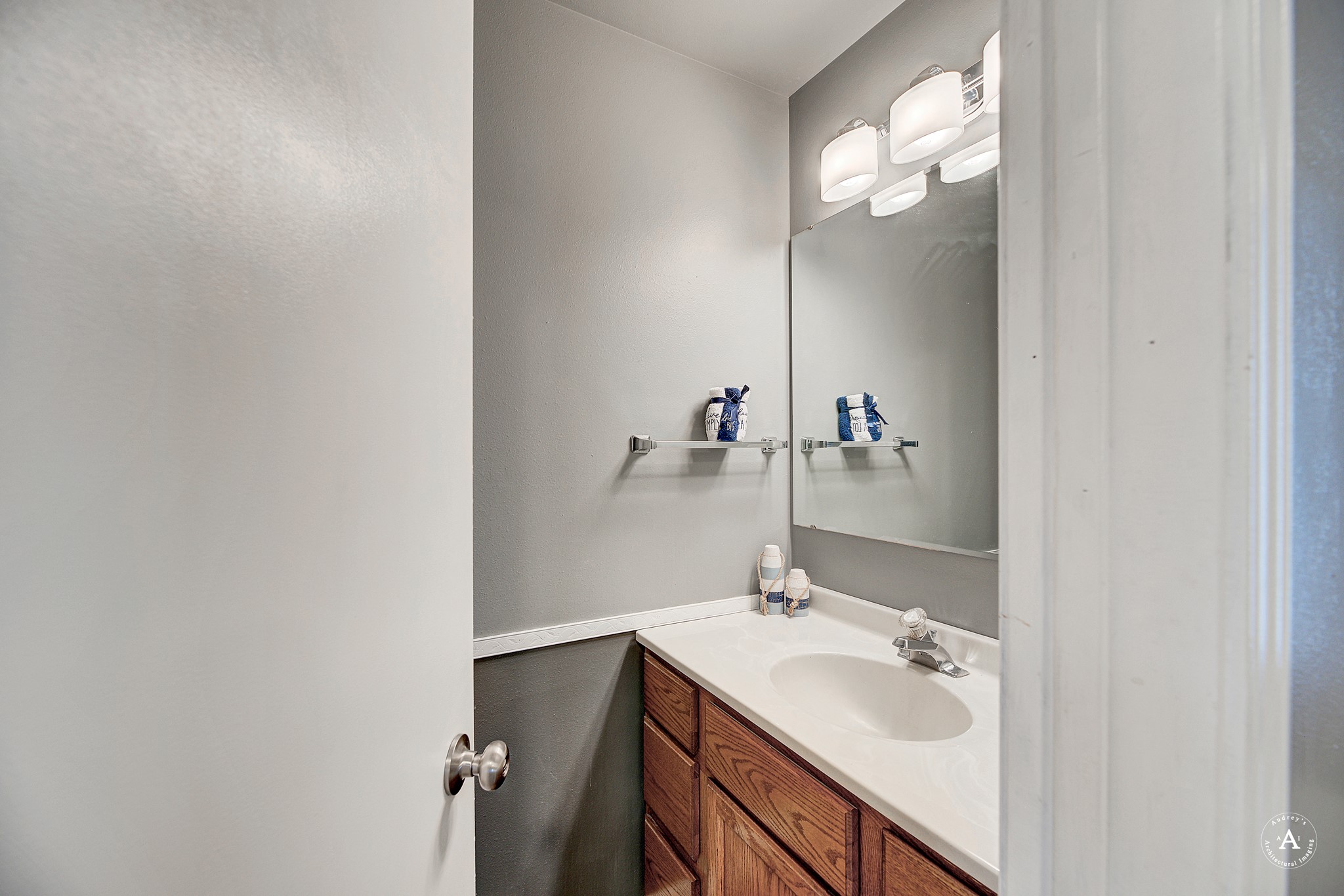 2504 Gold Rush Avenue Property Photo 6