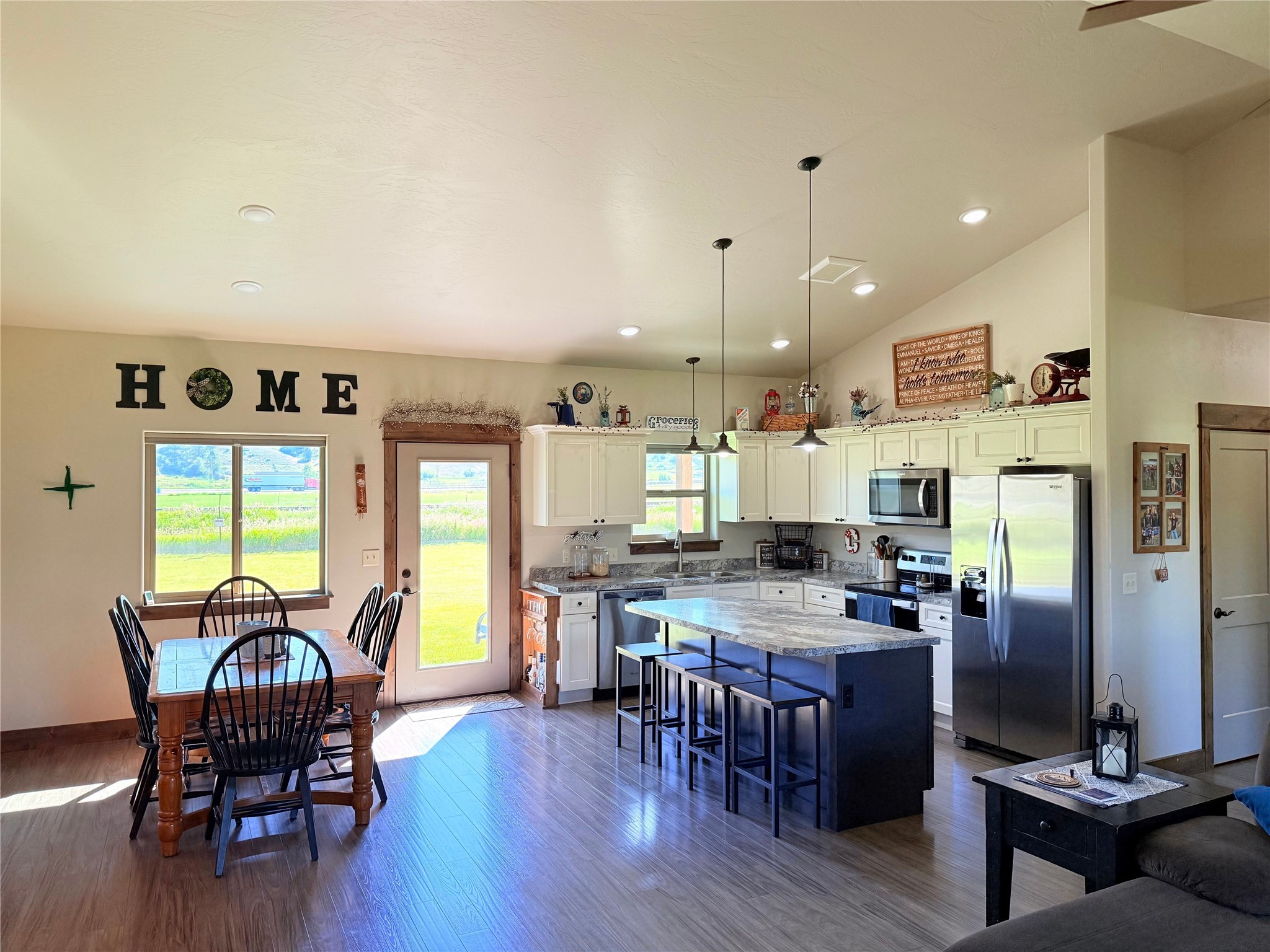 15420 Mullan Road Property Photo 7