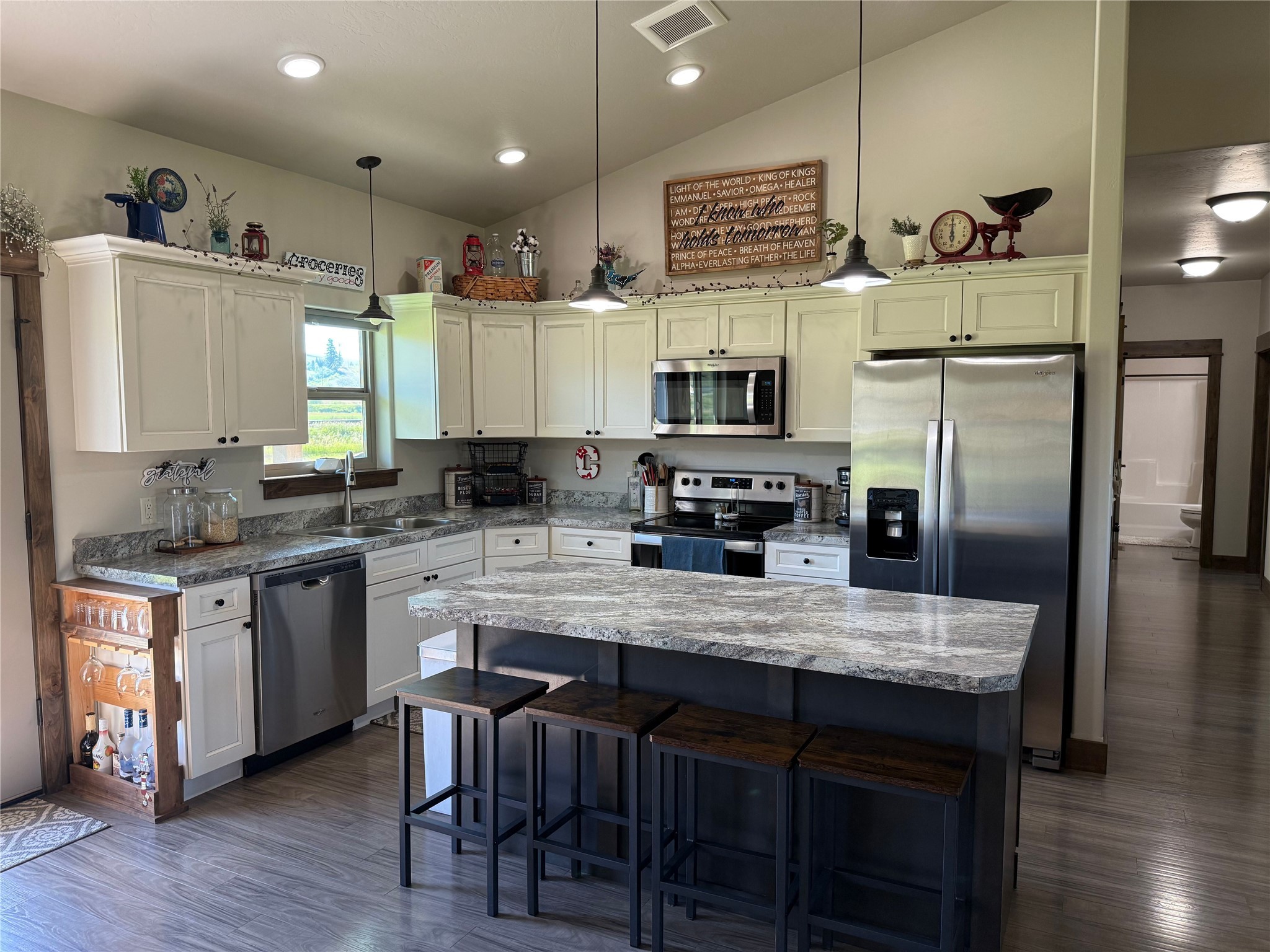 15420 Mullan Road Property Photo 8