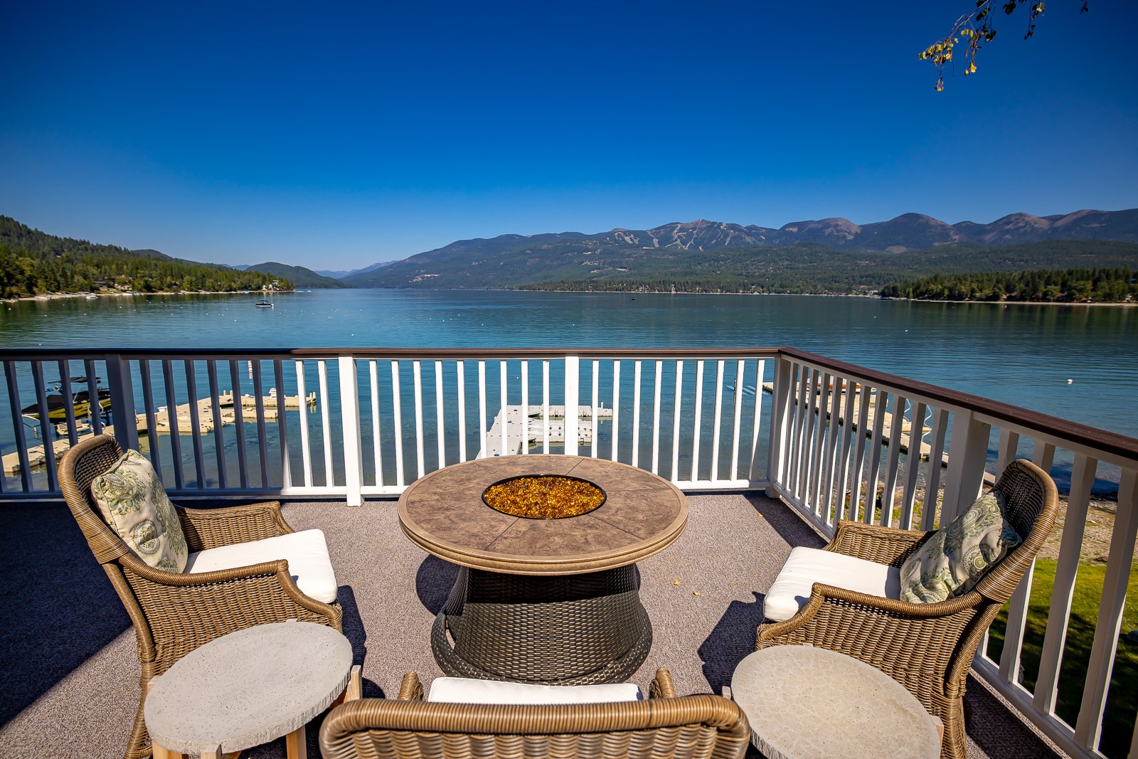 940 Birch Point Drive Property Photo 1