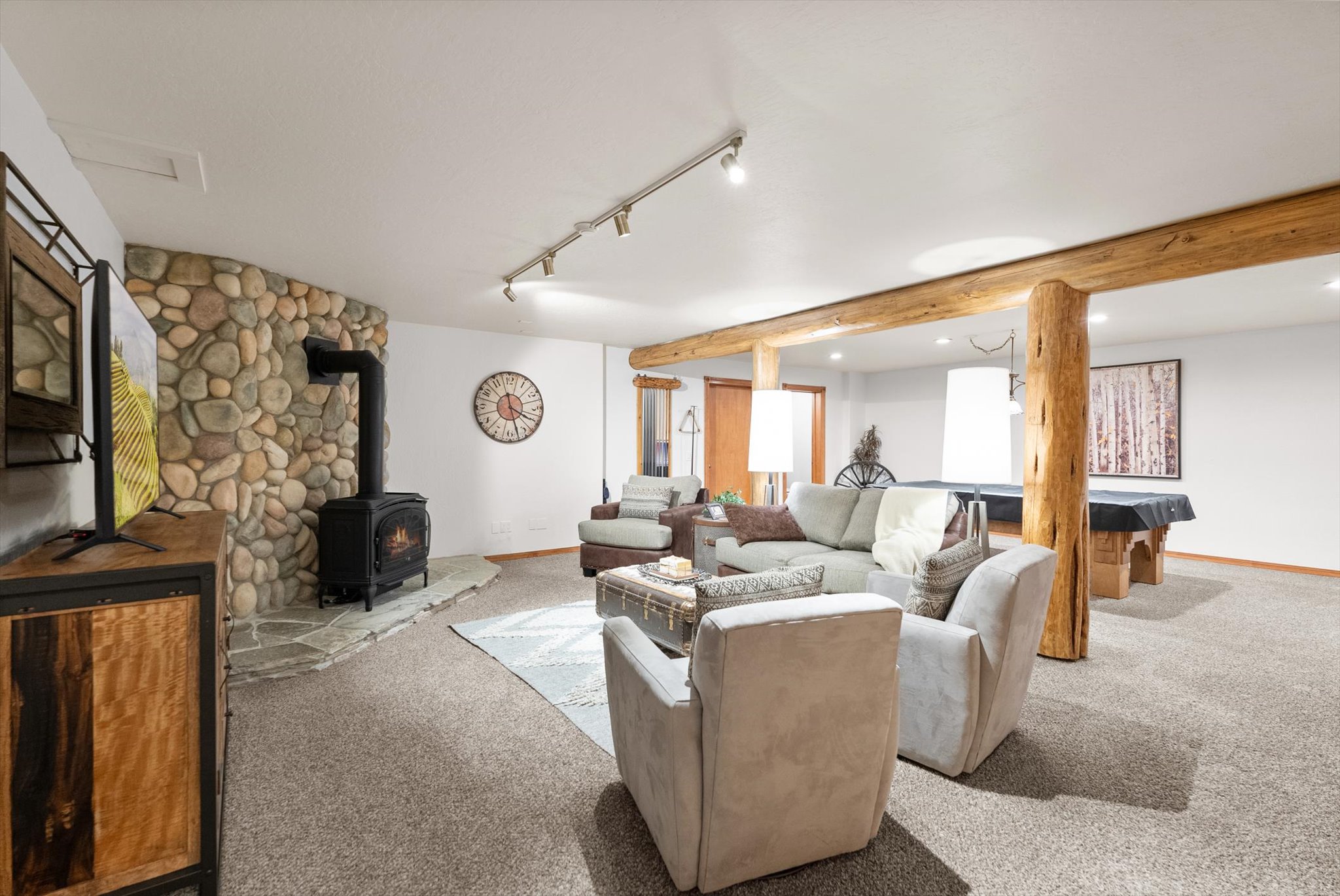 555 & 561 Twin Bridges Road Property Photo 34