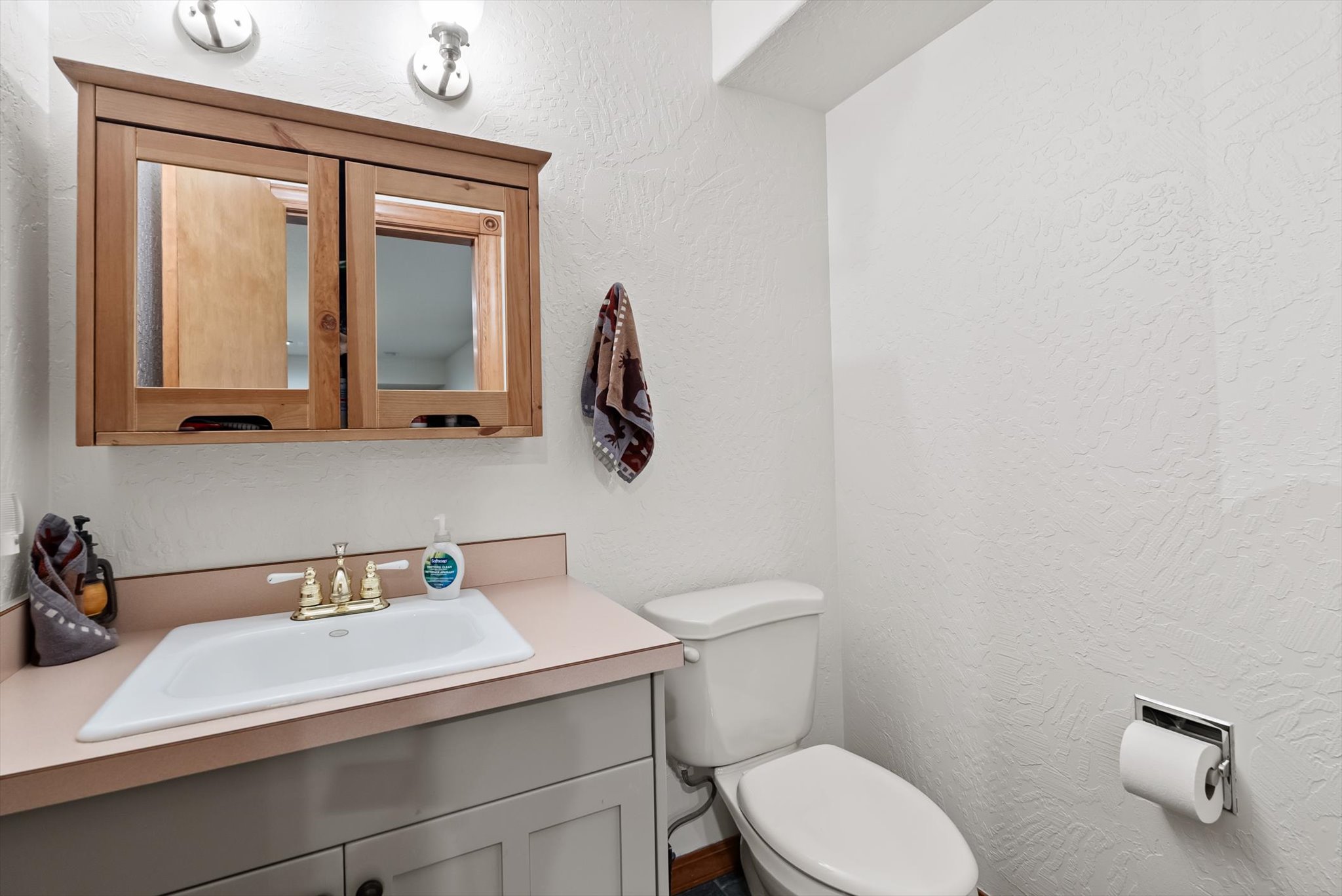 555 & 561 Twin Bridges Road Property Photo 36