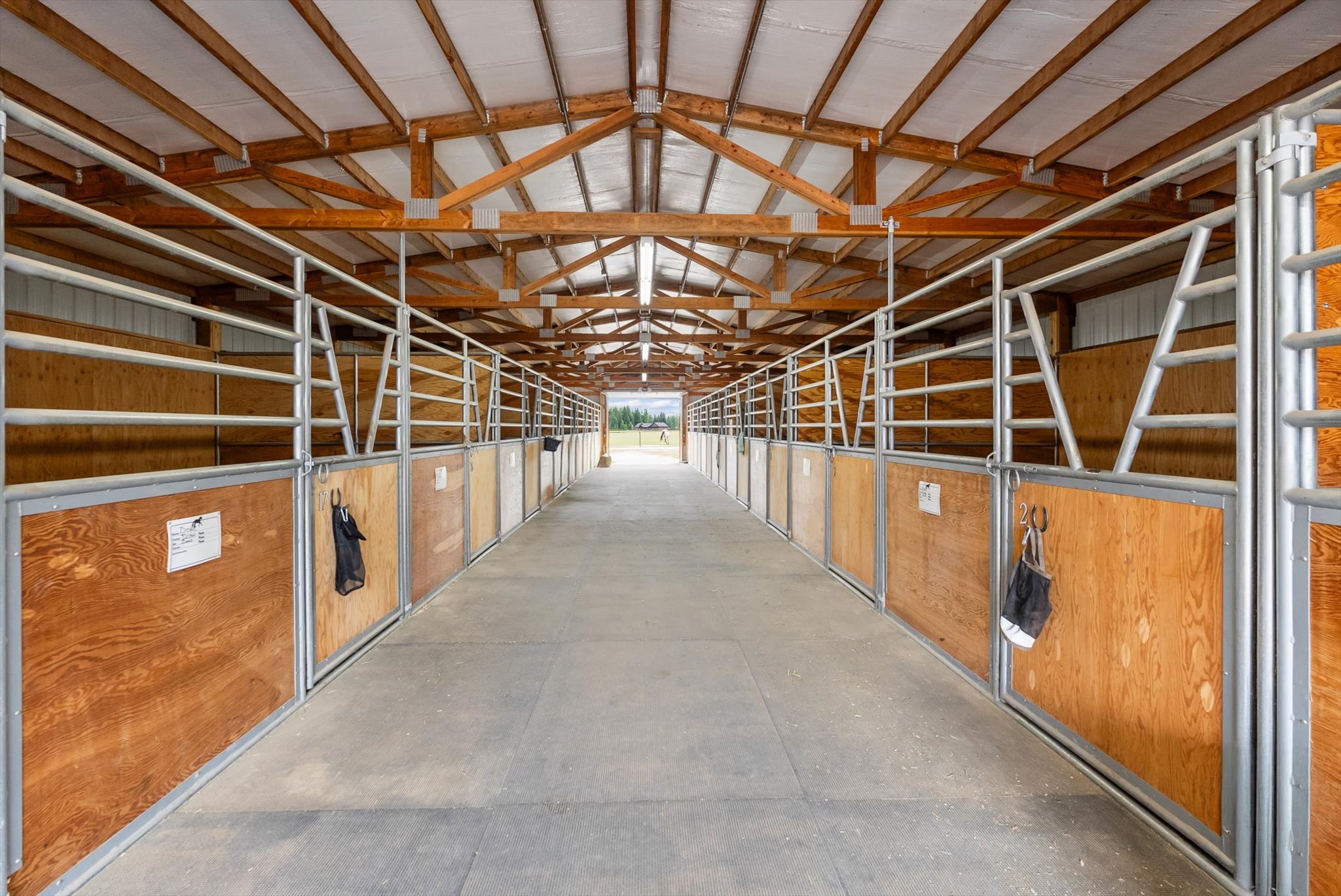 555 & 561 Twin Bridges Road Property Photo 90