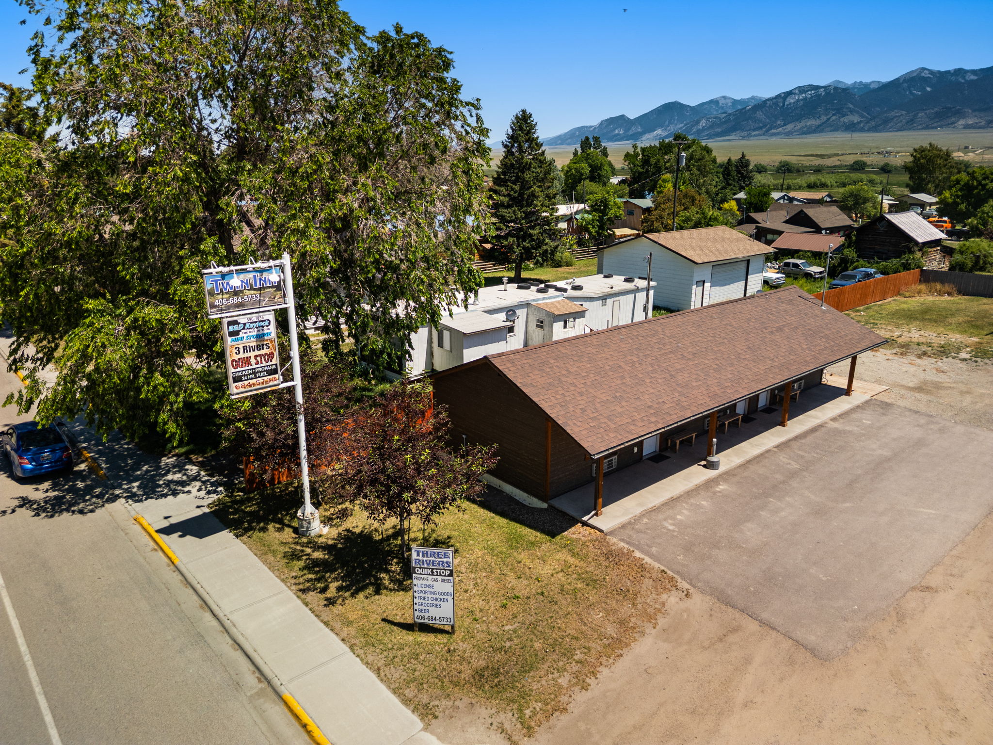 323 &325 S Main Street Property Photo 4