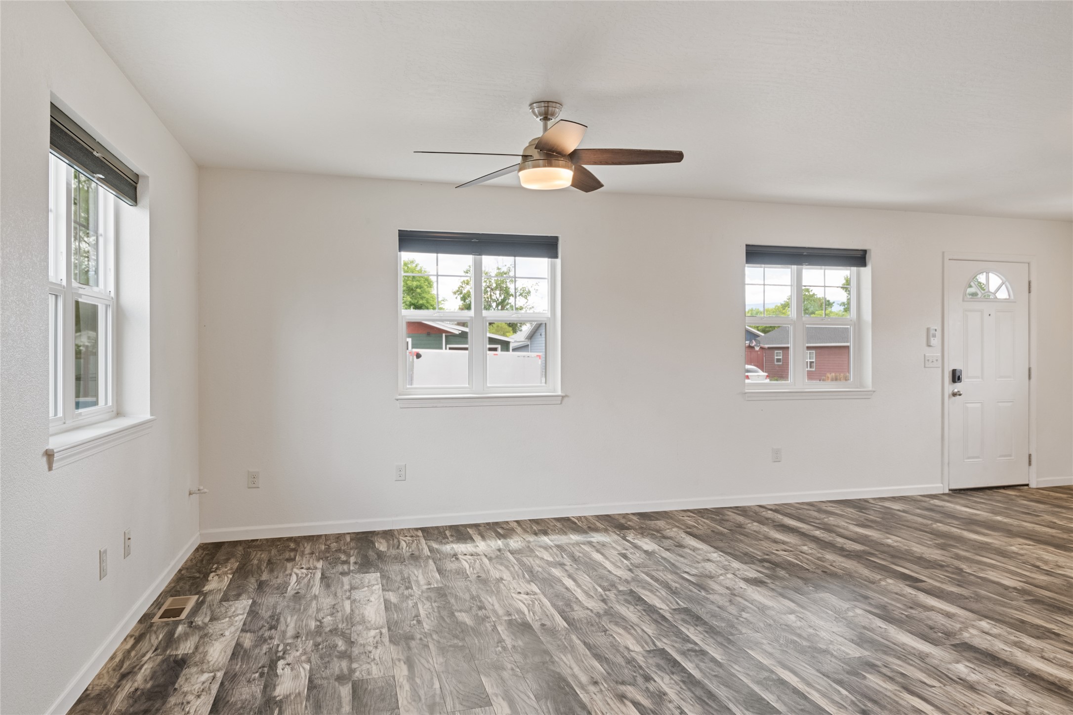 2218 Burlington Avenue Property Photo 9