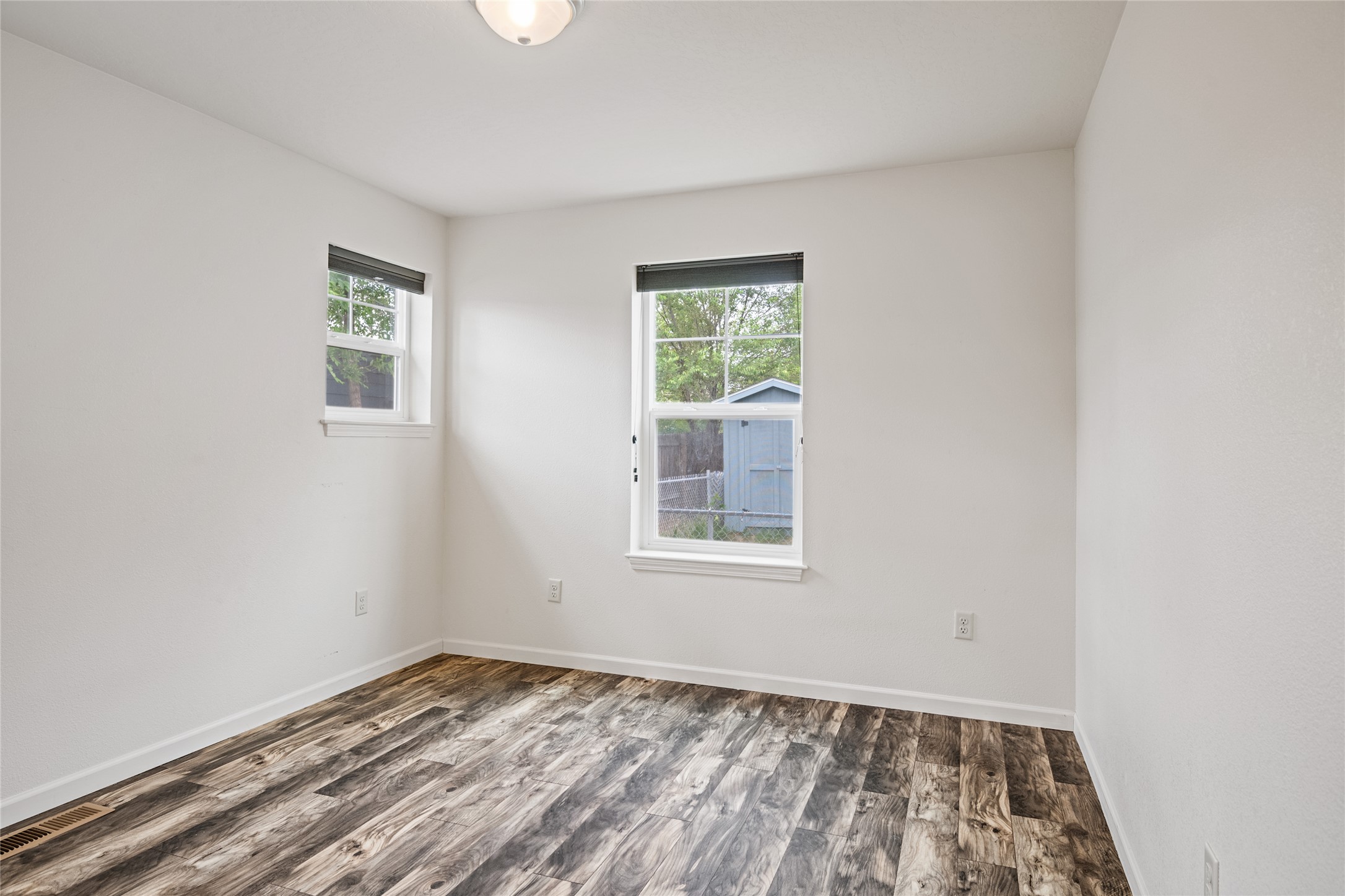 2218 Burlington Avenue Property Photo 12