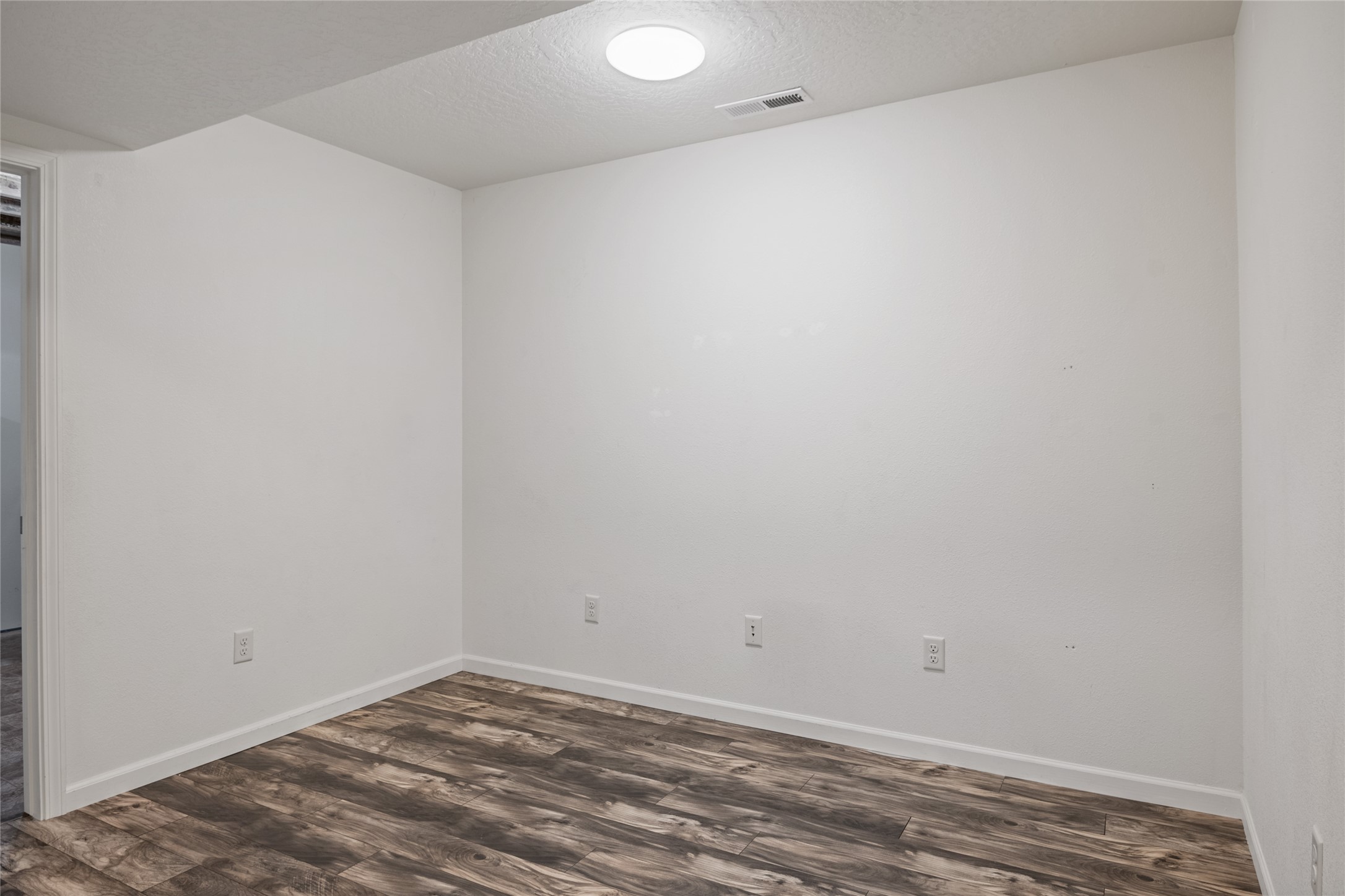 2218 Burlington Avenue Property Photo 21