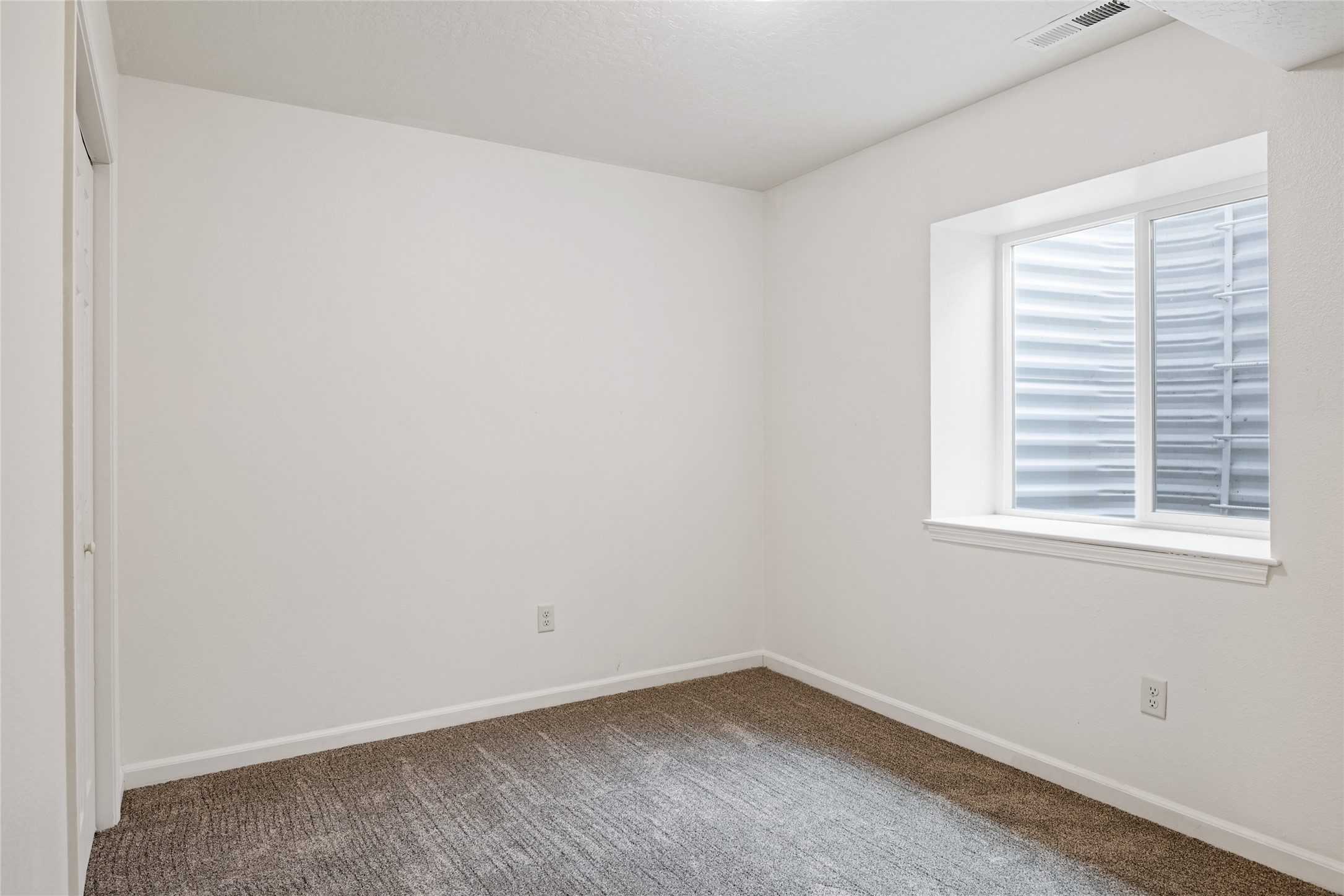 2218 Burlington Avenue Property Photo 23