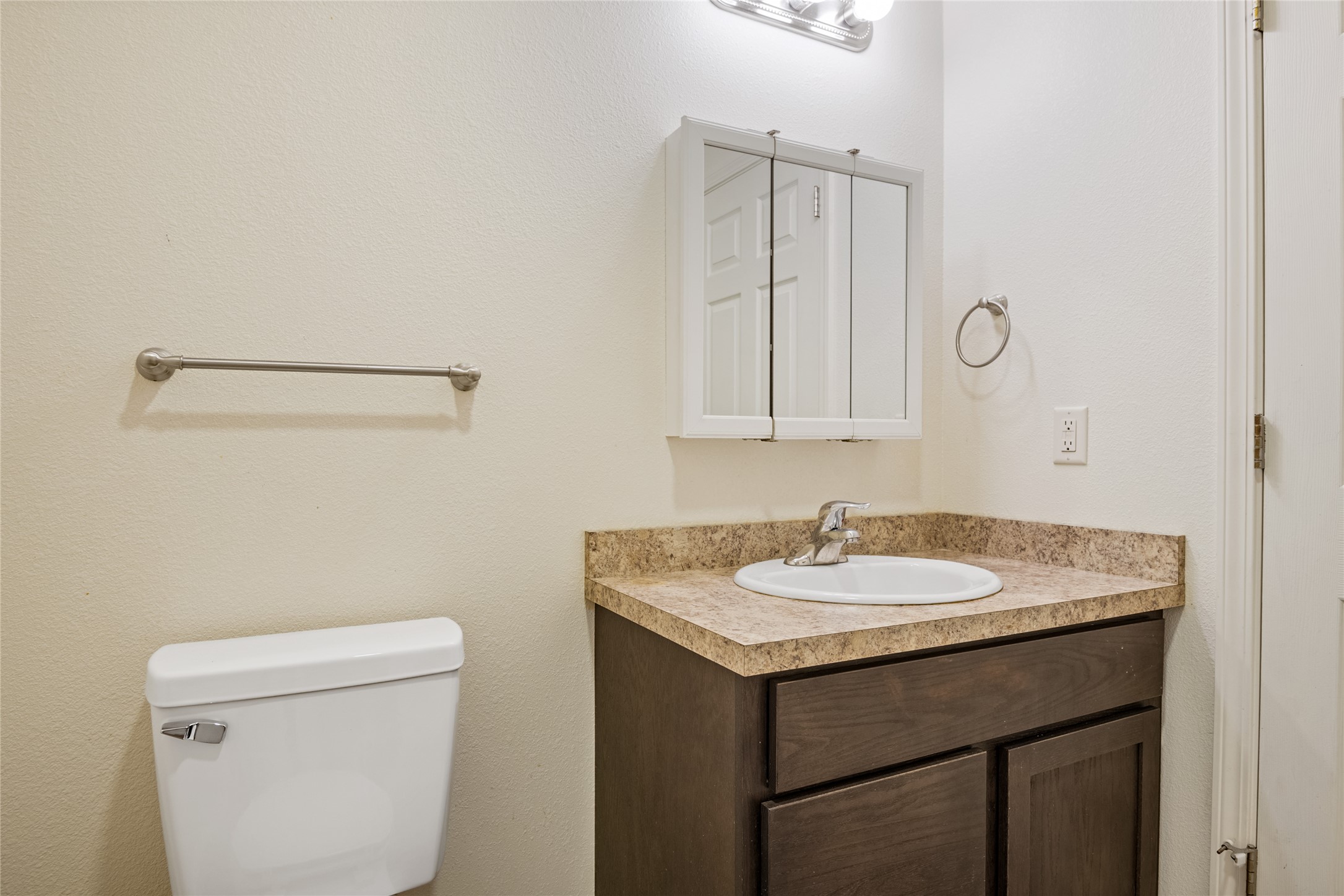 2218 Burlington Avenue Property Photo 26