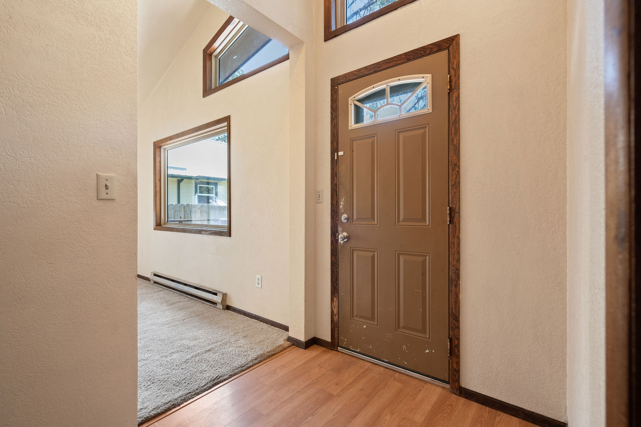559 Somers Avenue Property Photo 16