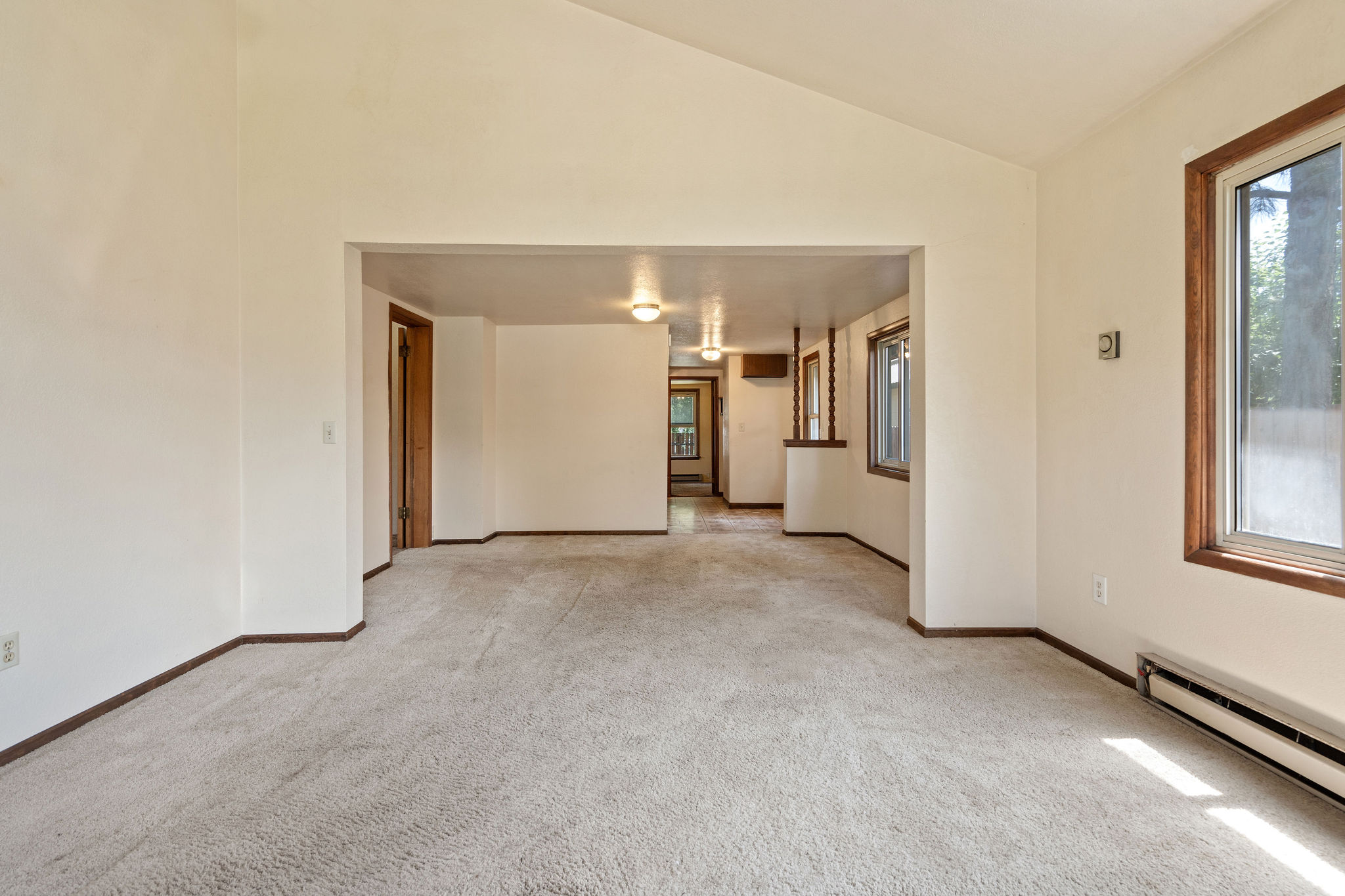559 Somers Avenue Property Photo 19