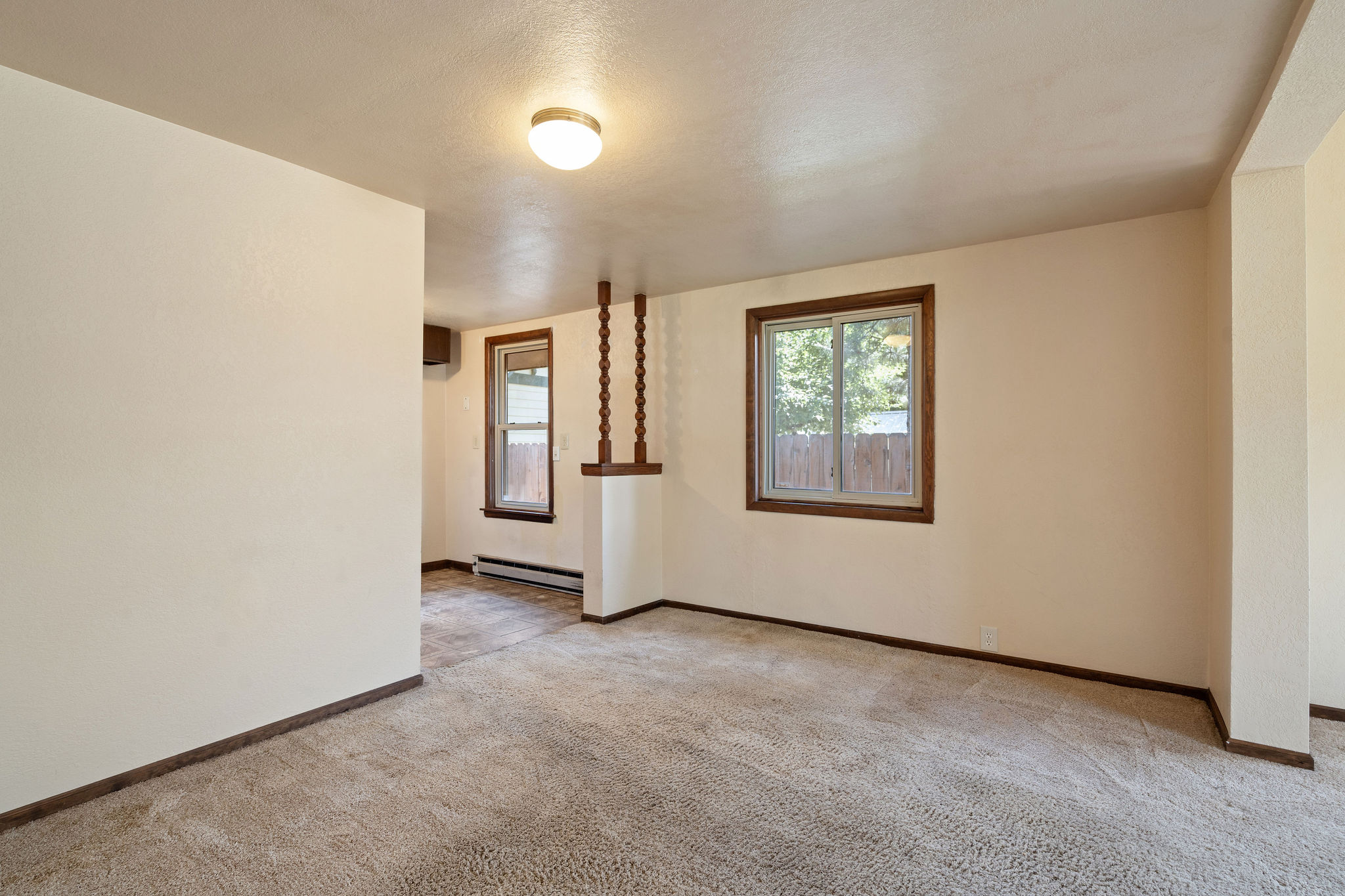 559 Somers Avenue Property Photo 25
