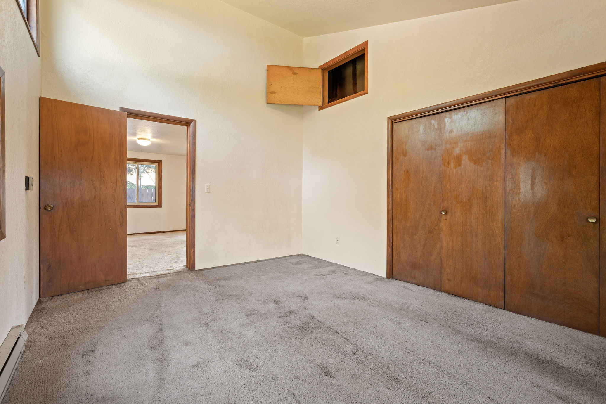 559 Somers Avenue Property Photo 27
