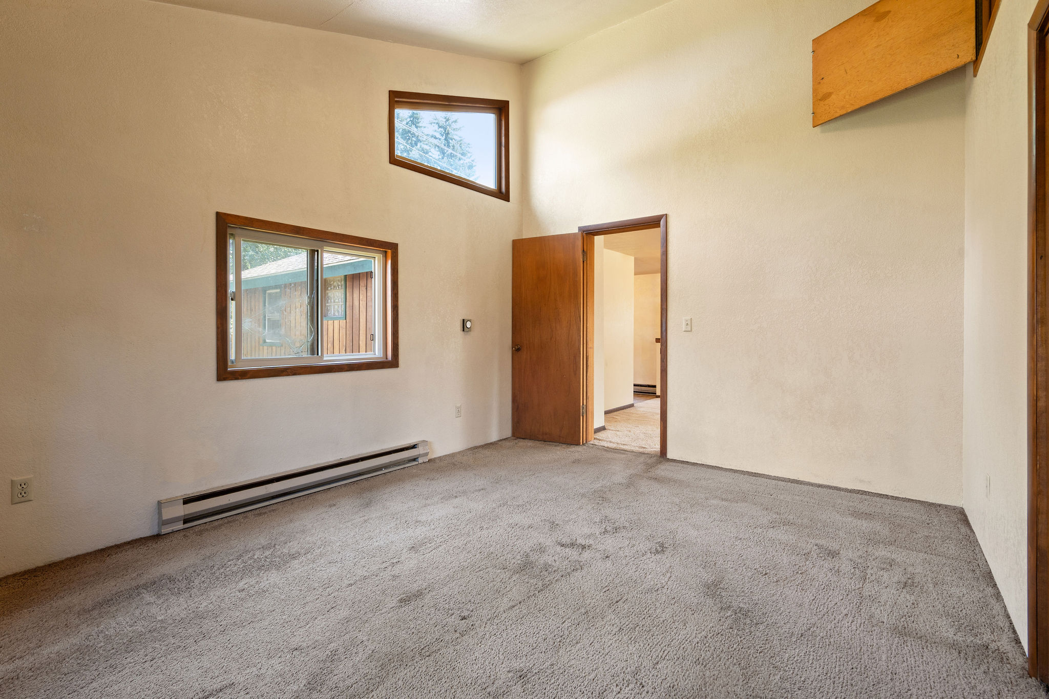 559 Somers Avenue Property Photo 28