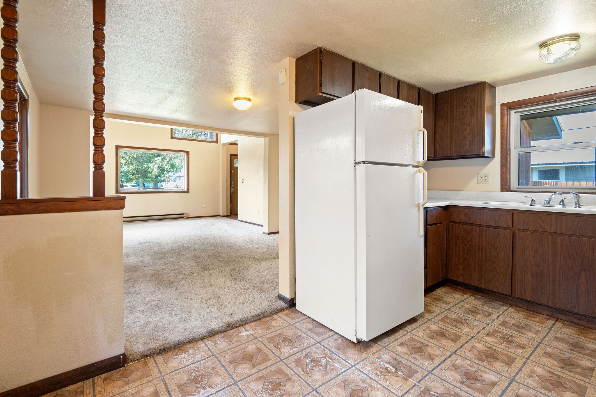 559 Somers Avenue Property Photo 31