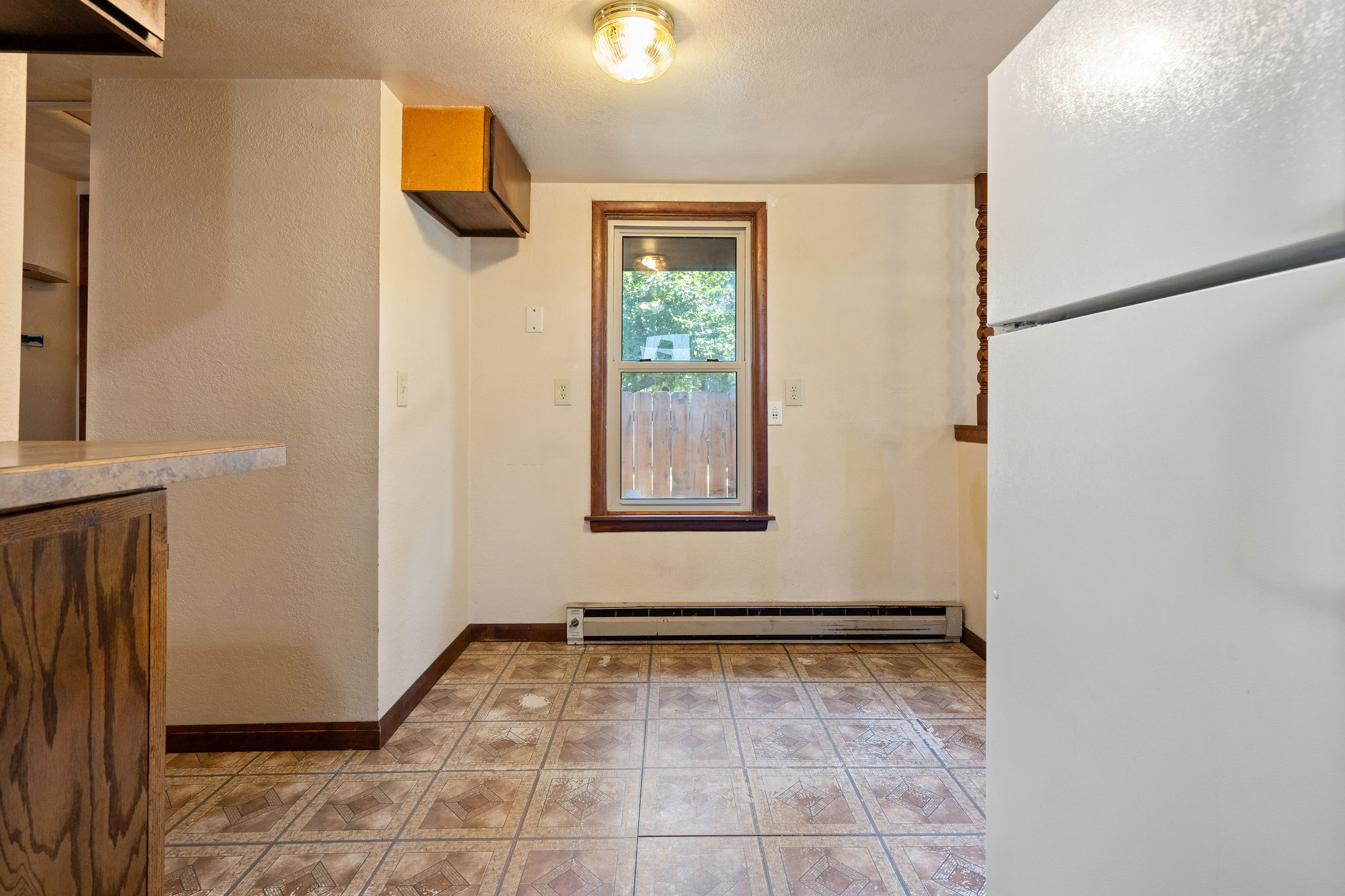 559 Somers Avenue Property Photo 32