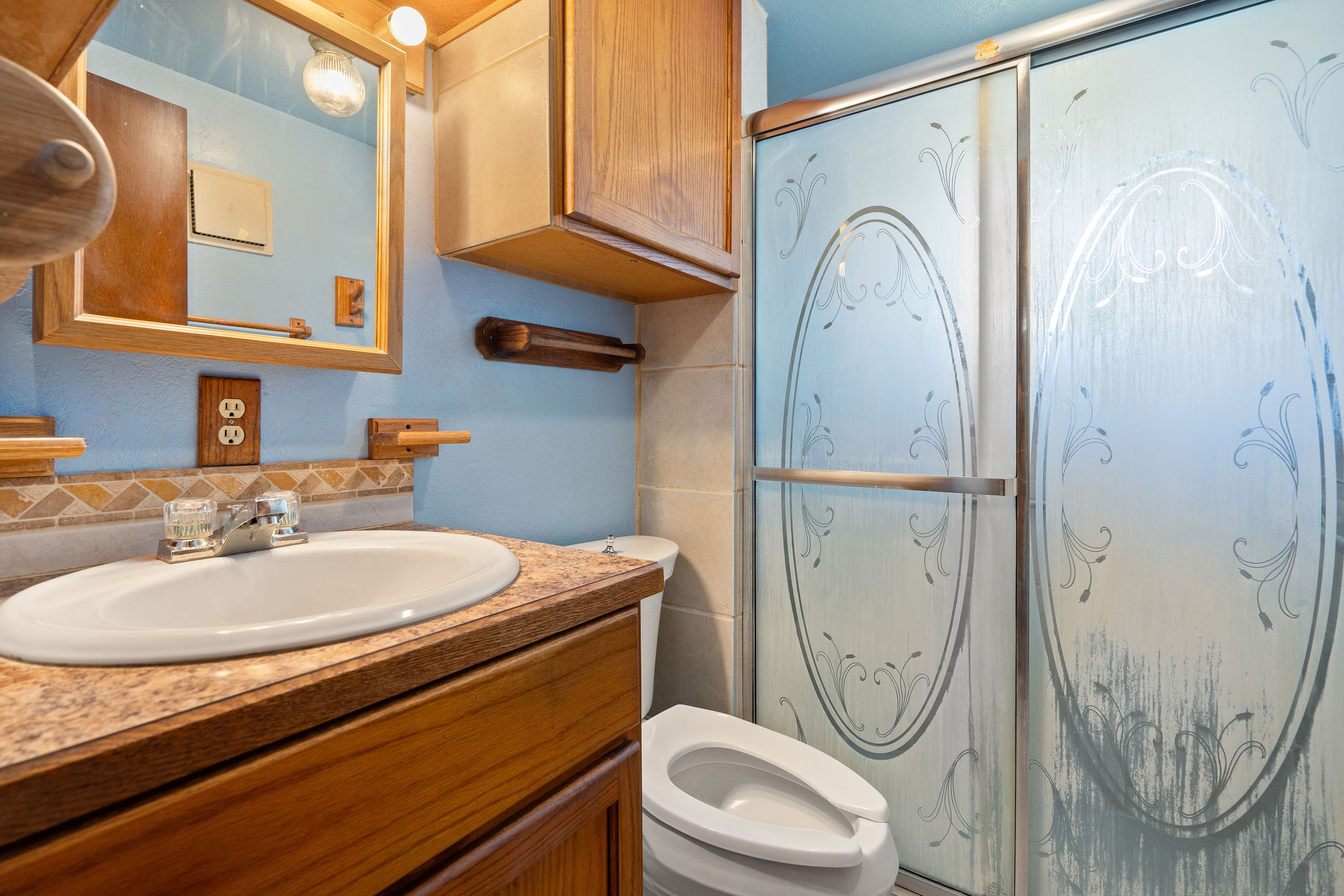 559 Somers Avenue Property Photo 34