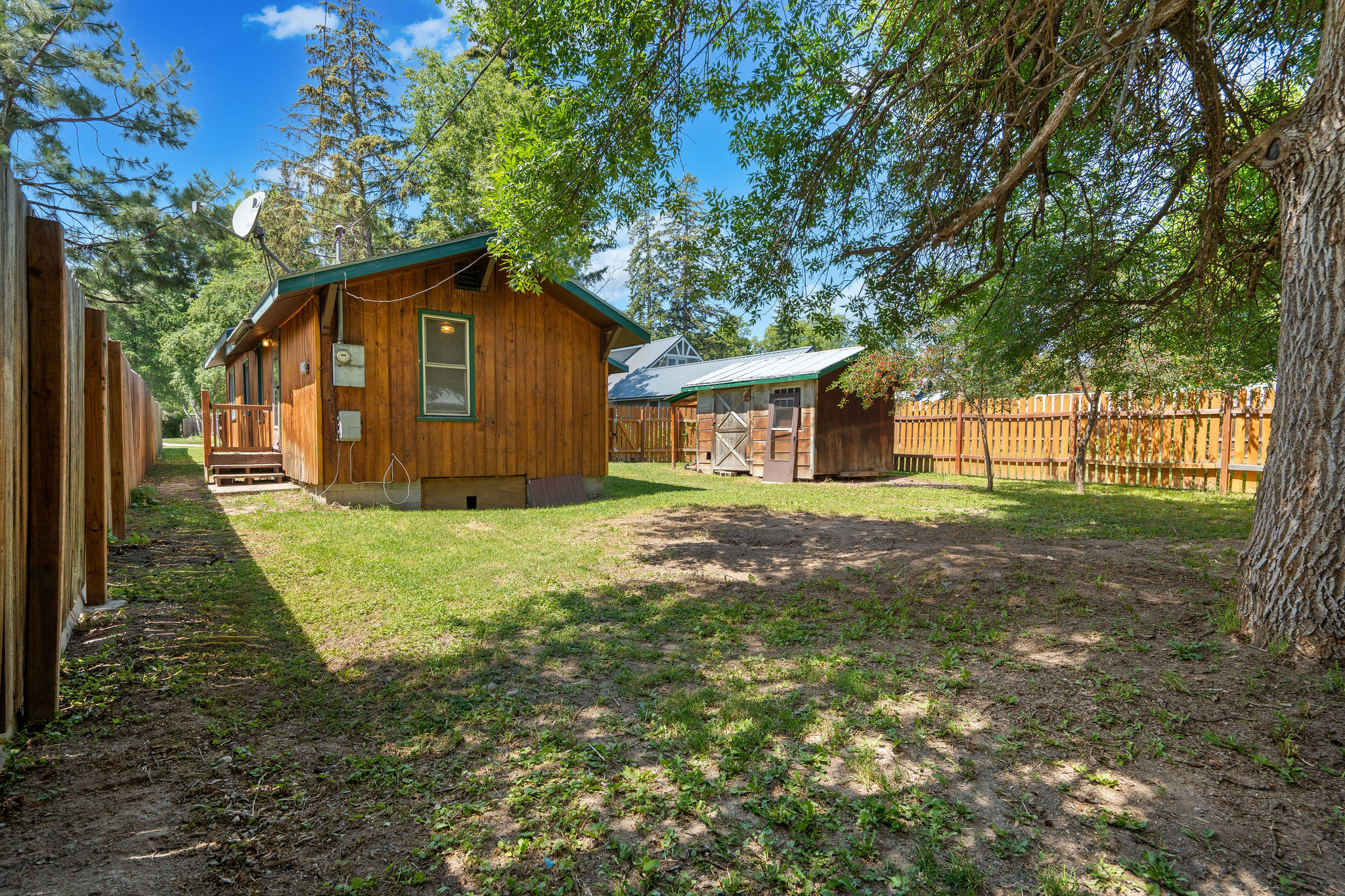 559 Somers Avenue Property Photo 39