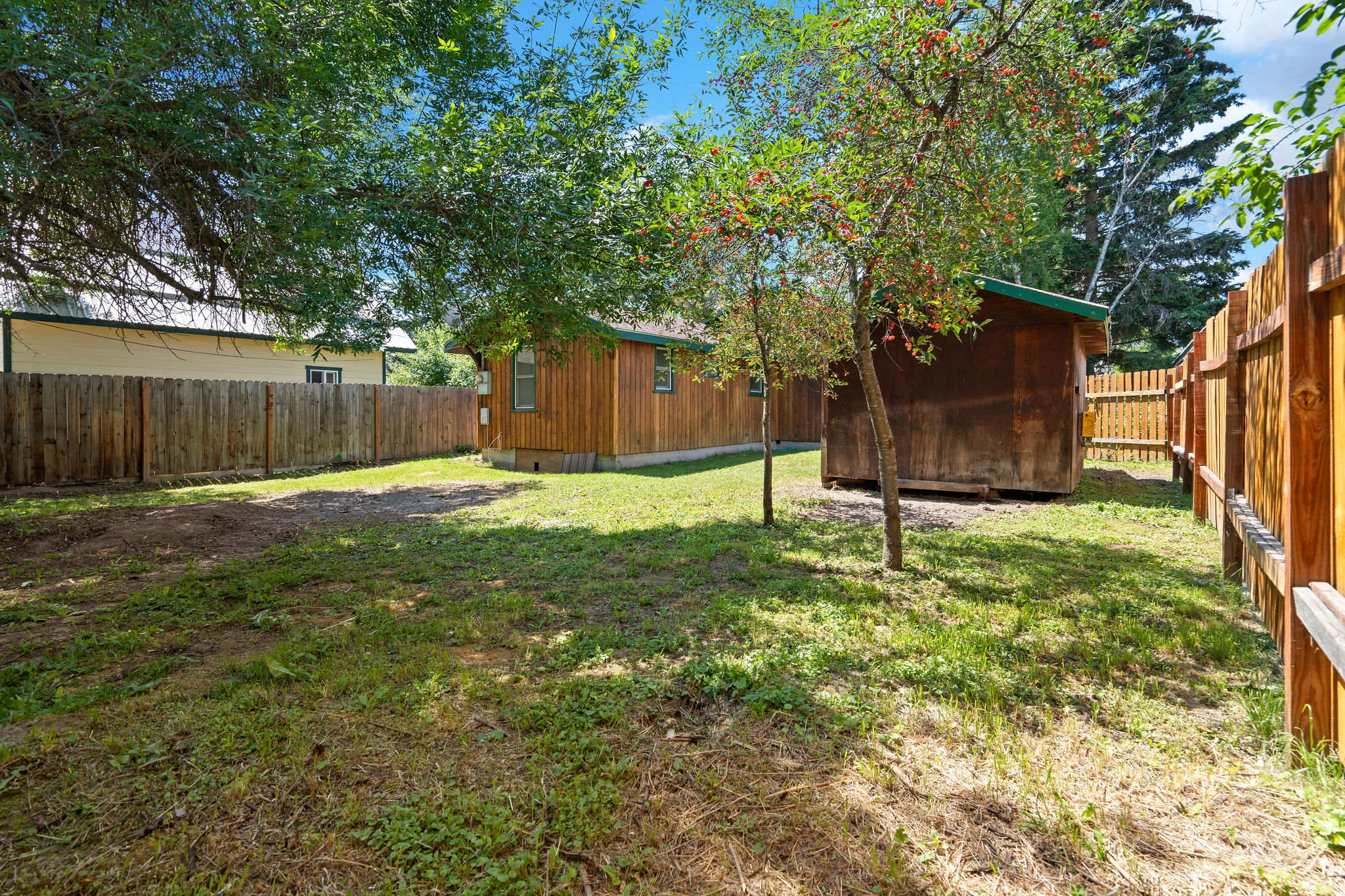 559 Somers Avenue Property Photo 41