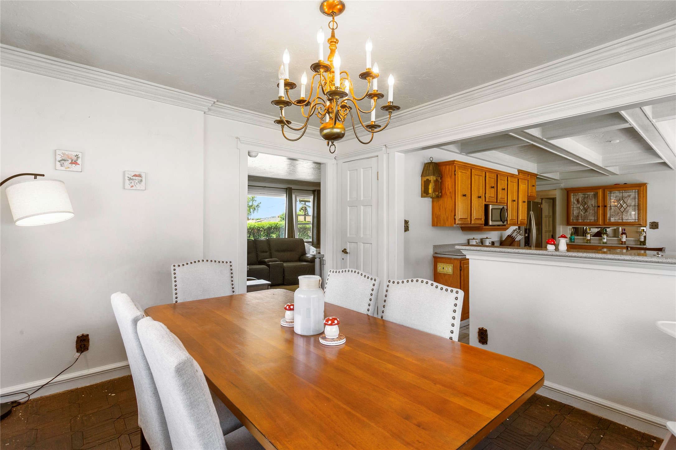 2212 Gladstone Avenue Property Photo 9