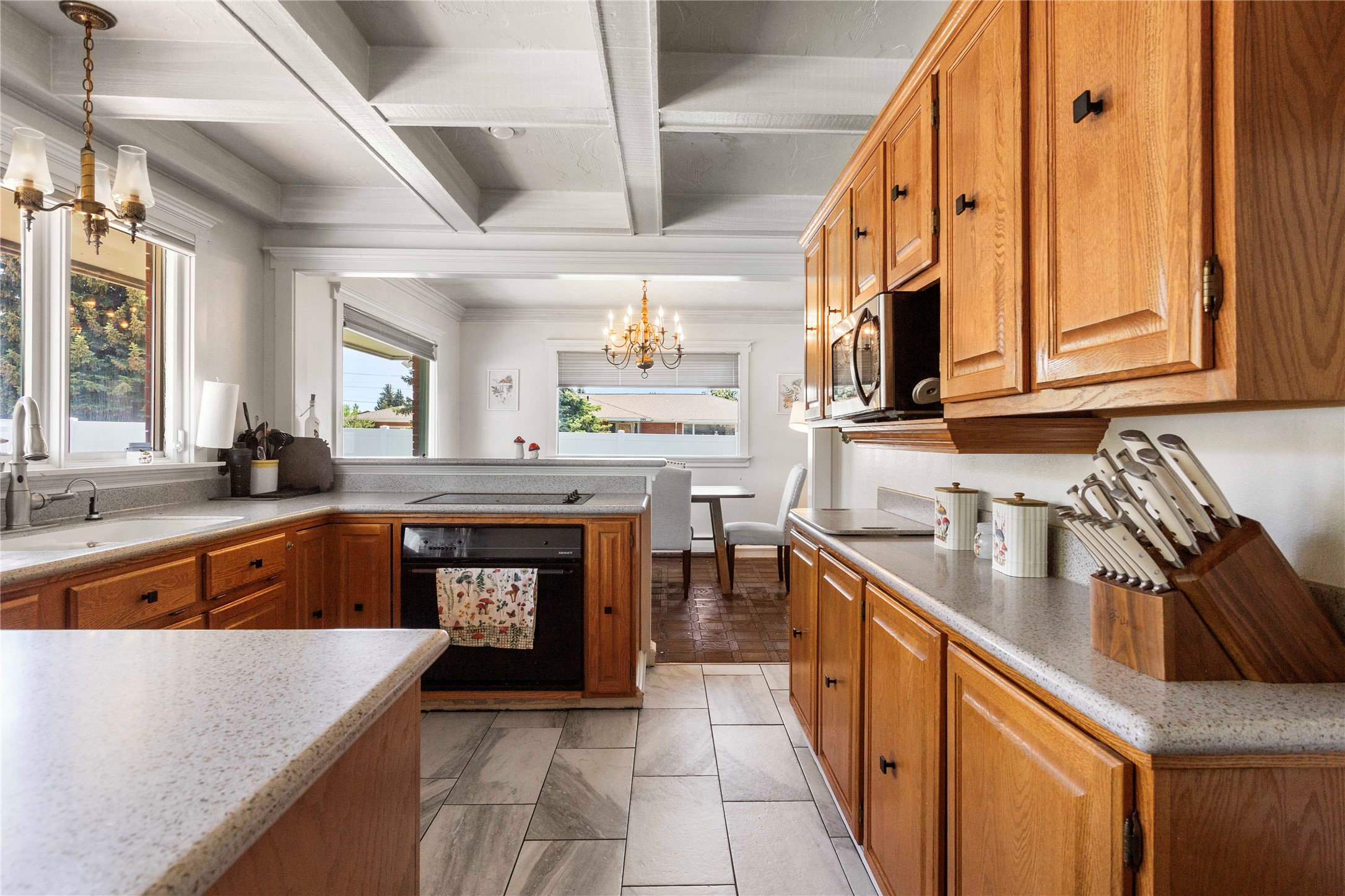 2212 Gladstone Avenue Property Photo 12