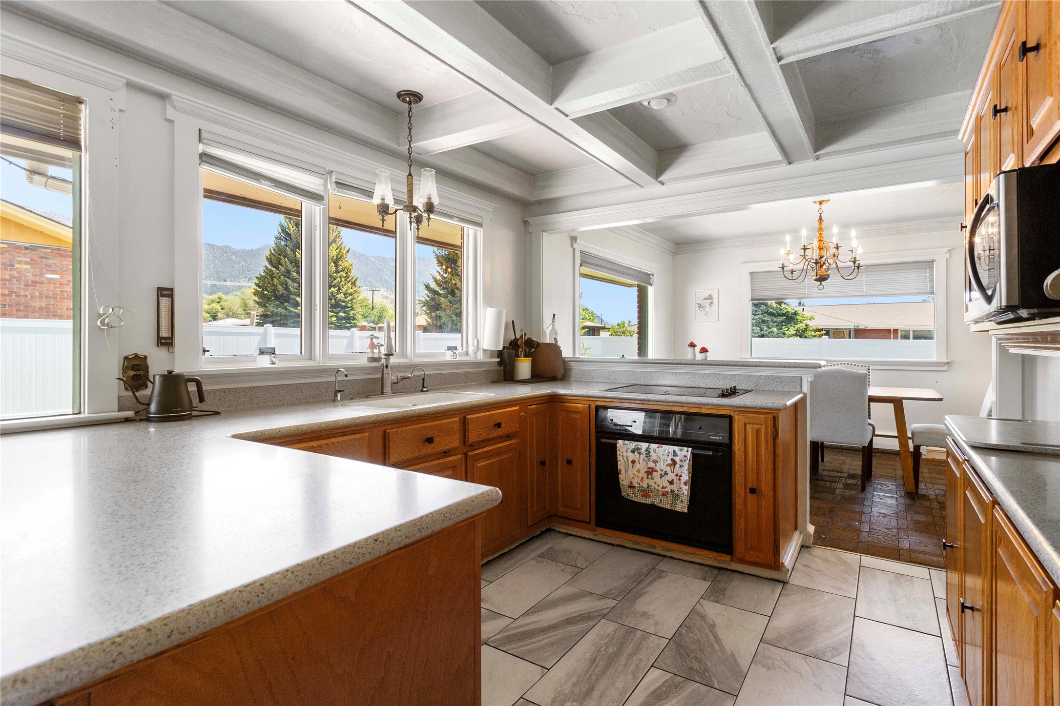 2212 Gladstone Avenue Property Photo 13