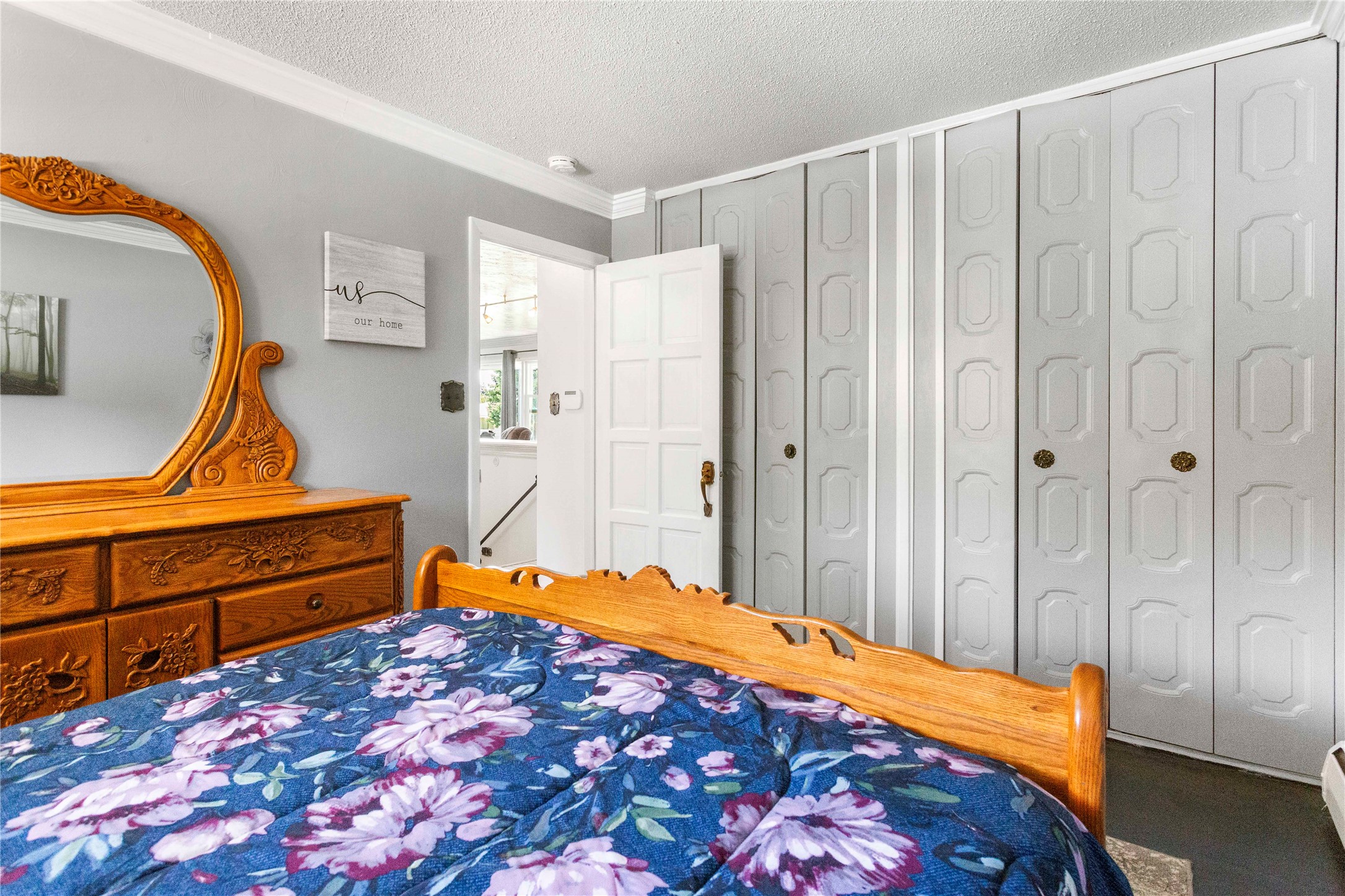 2212 Gladstone Avenue Property Photo 22