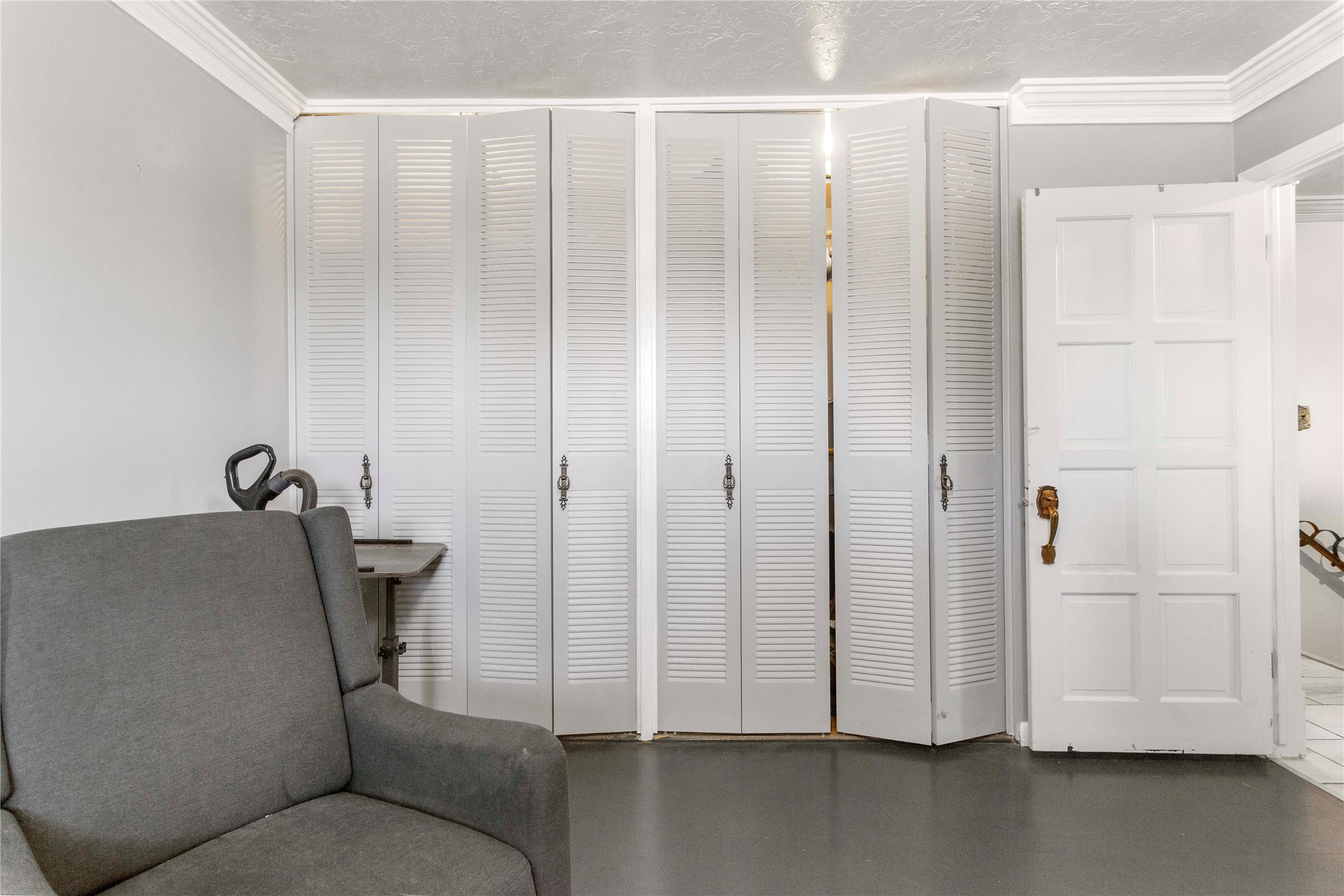 2212 Gladstone Avenue Property Photo 24