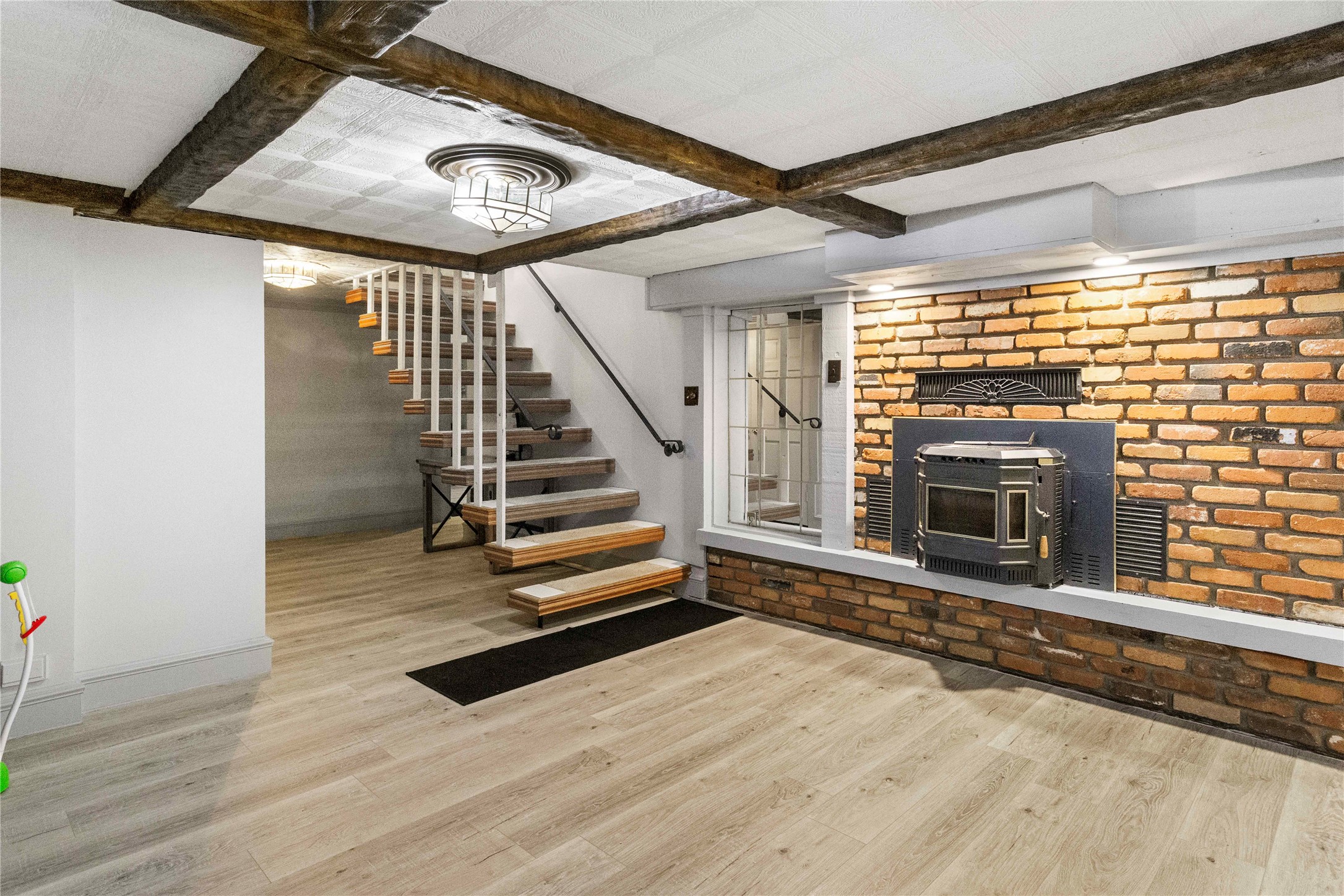 2212 Gladstone Avenue Property Photo 27