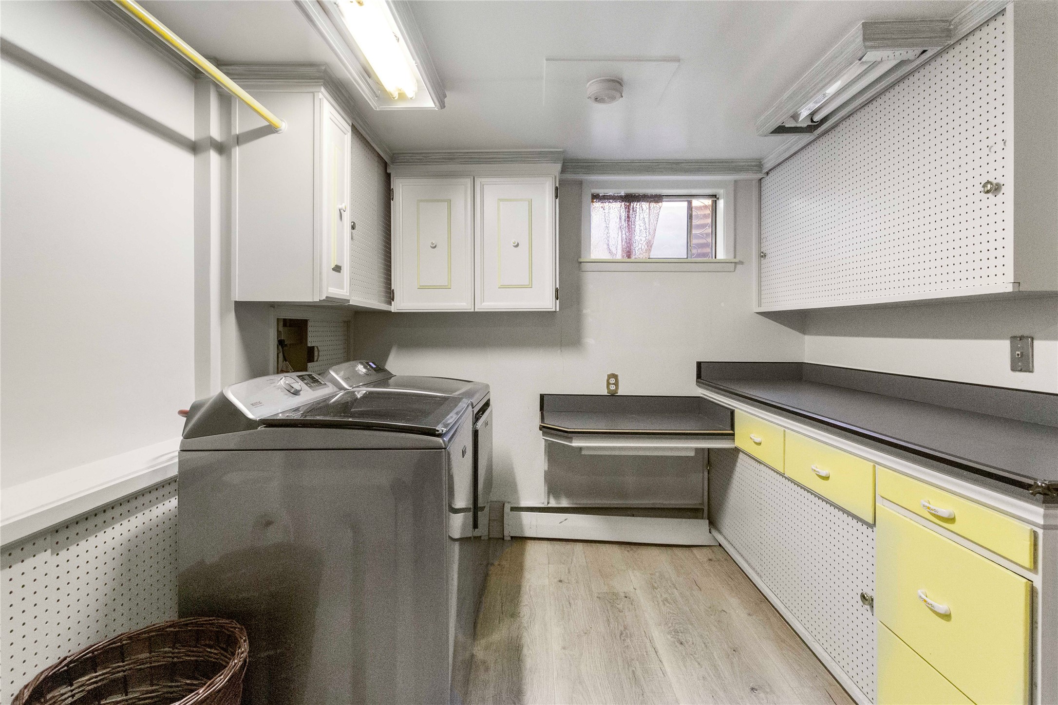 2212 Gladstone Avenue Property Photo 32