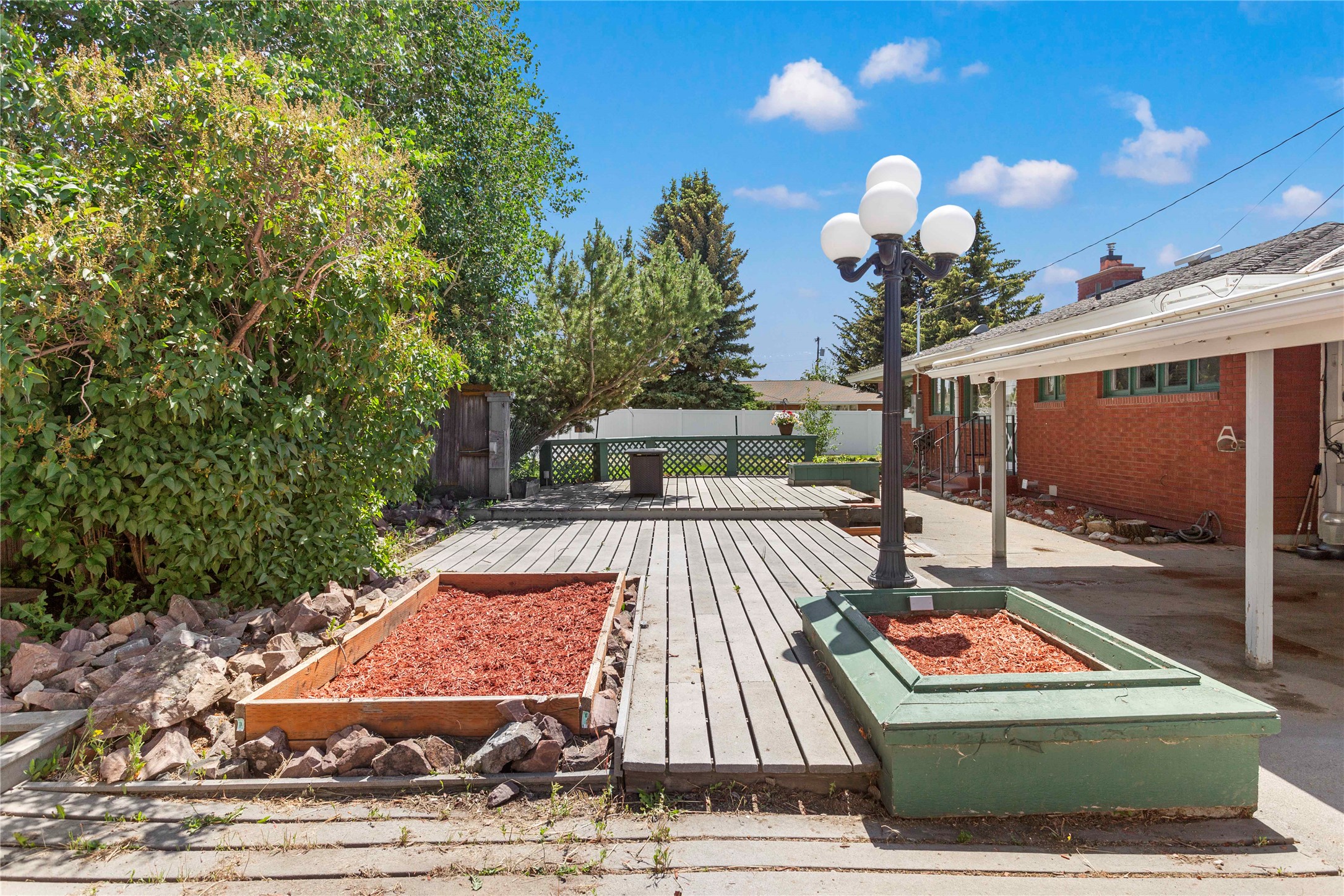 2212 Gladstone Avenue Property Photo 42