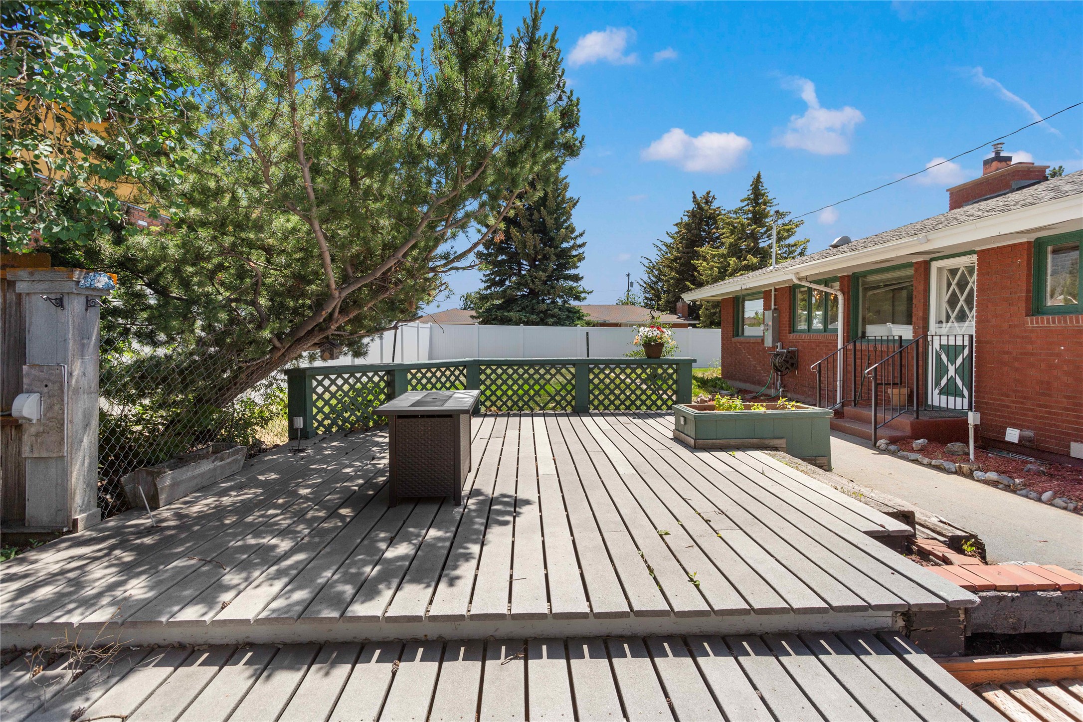 2212 Gladstone Avenue Property Photo 43