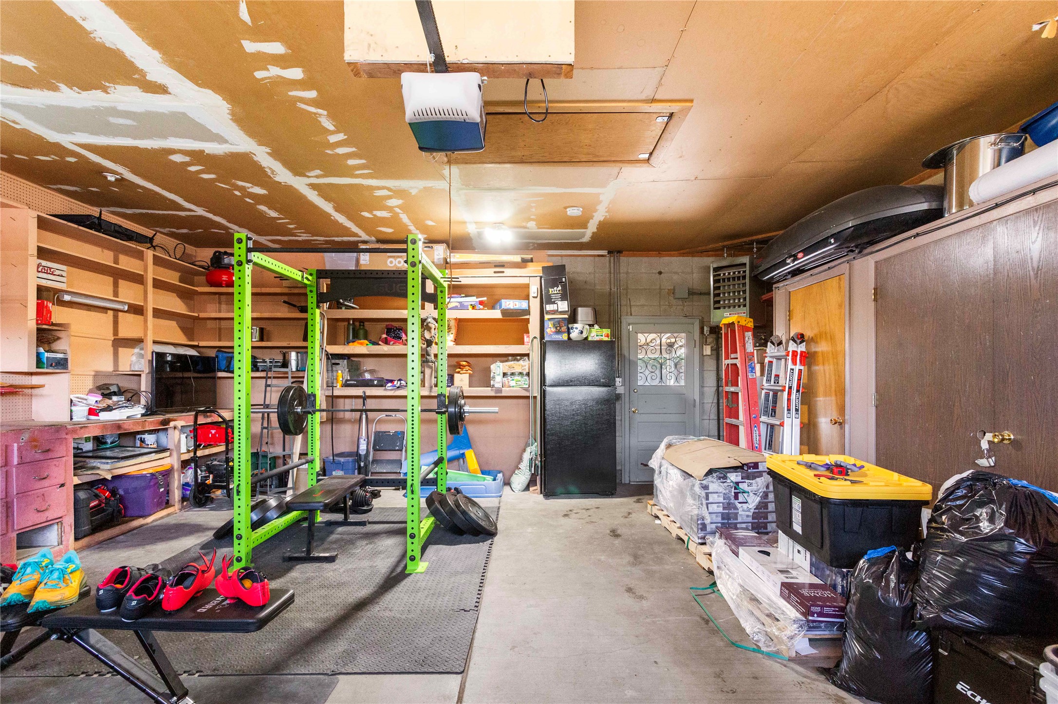 2212 Gladstone Avenue Property Photo 48