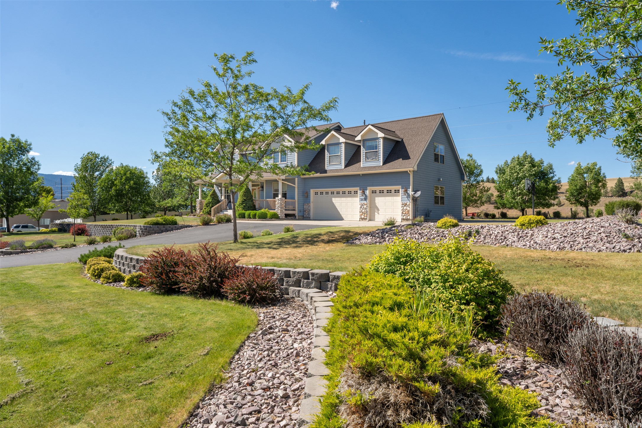8489 Wise River Road Property Photo 3