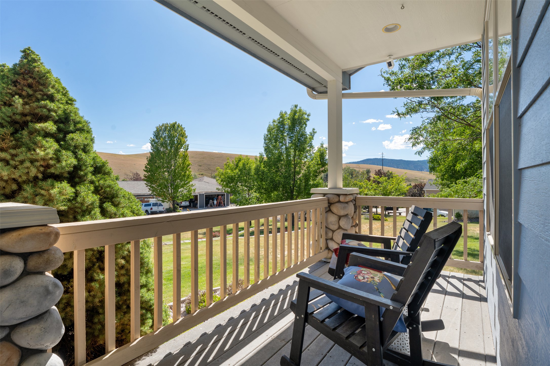 8489 Wise River Road Property Photo 5