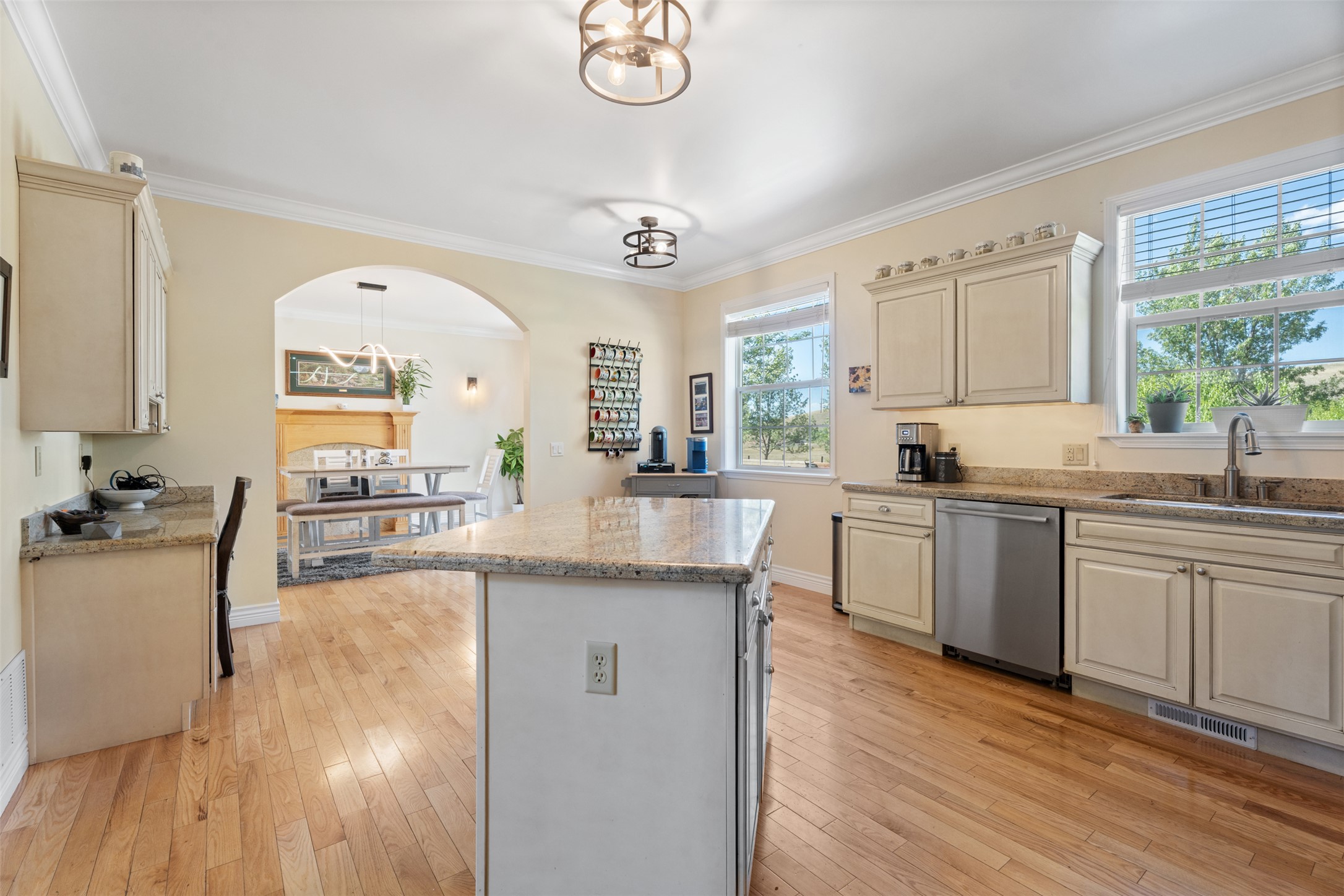 8489 Wise River Road Property Photo 12