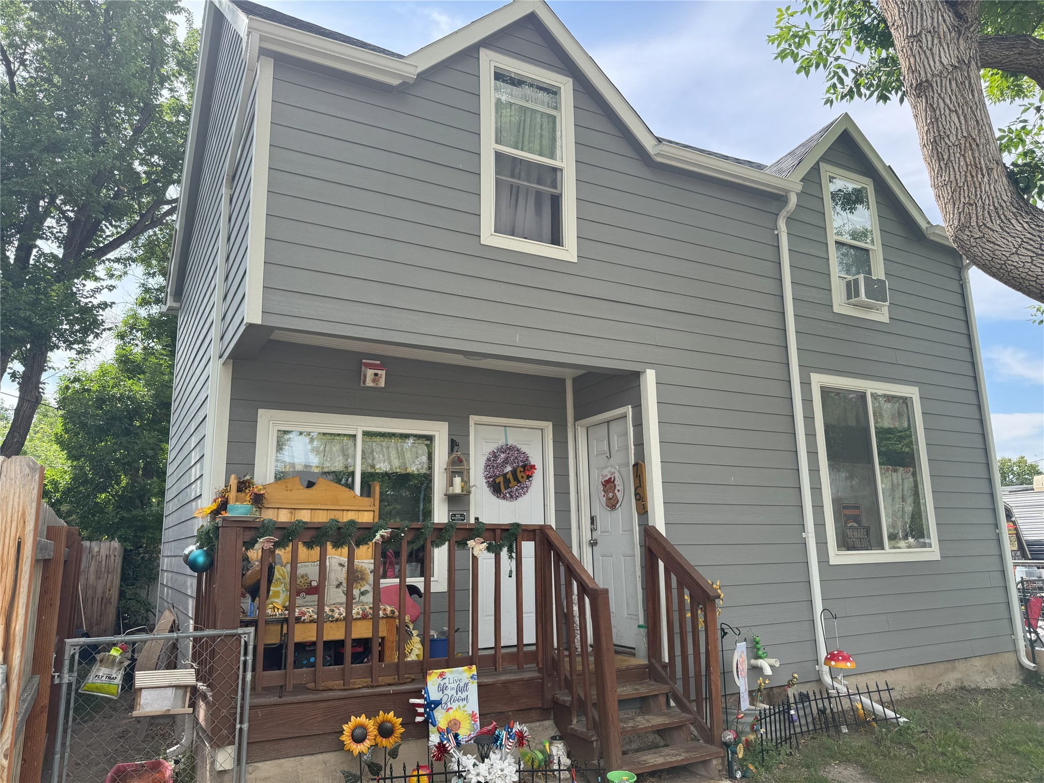 716 7th Street N Property Photo 1