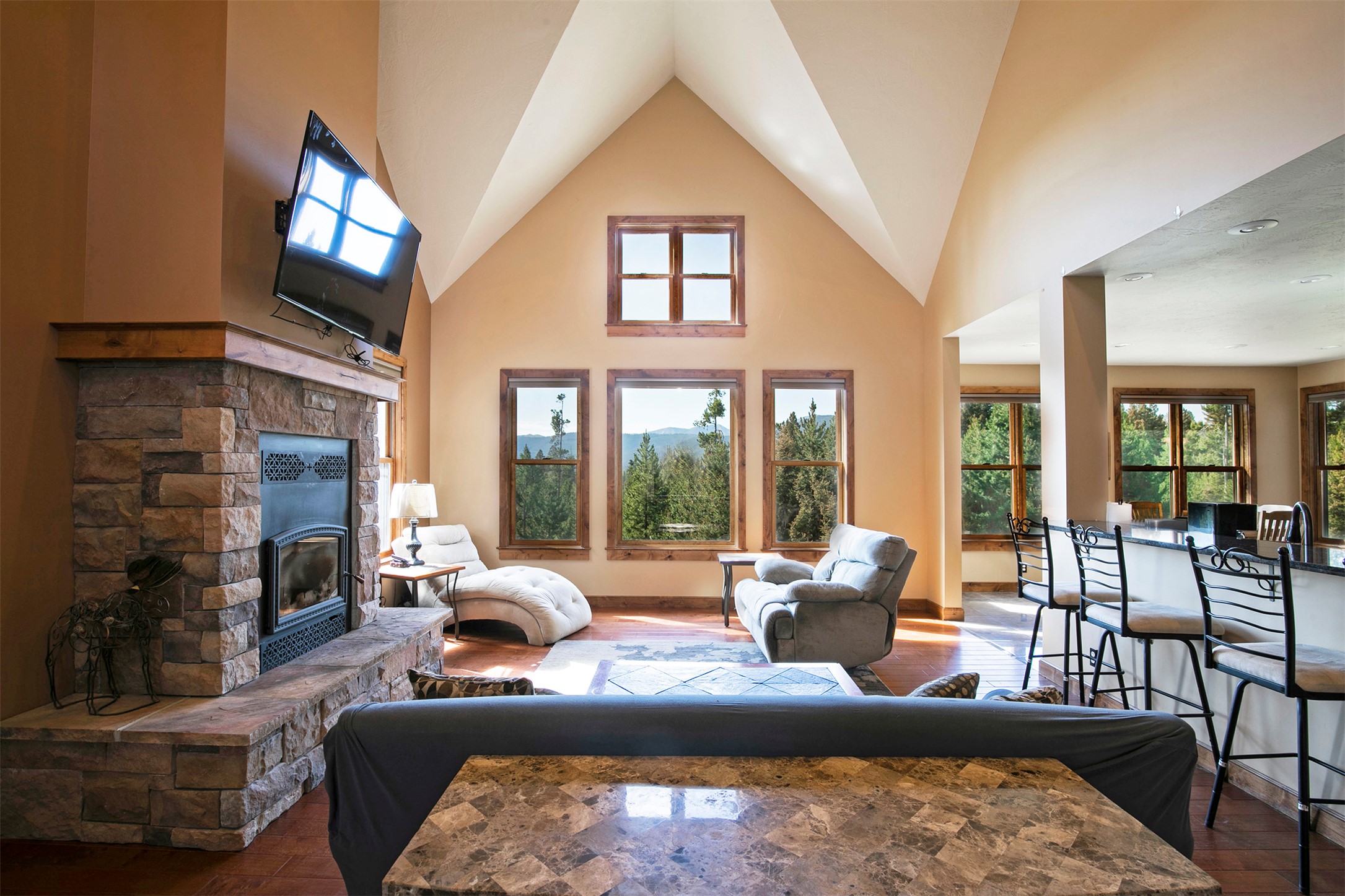 427 Roosevelt Drive Property Photo 2