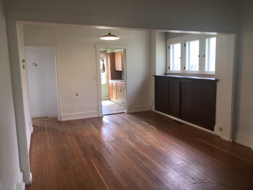 125 1st Avenue SE Property Photo 1