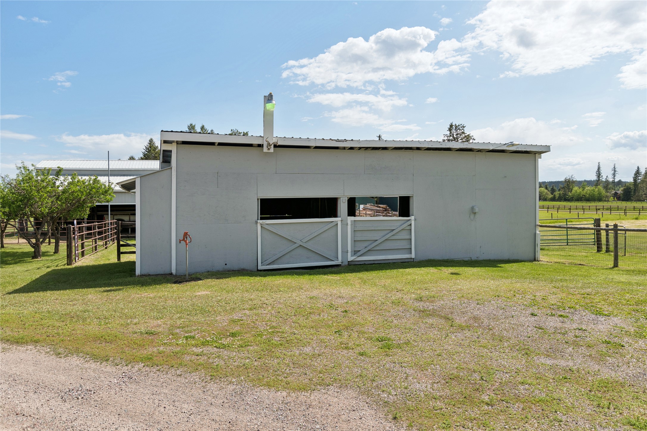 1995 Conn Road Property Photo 6