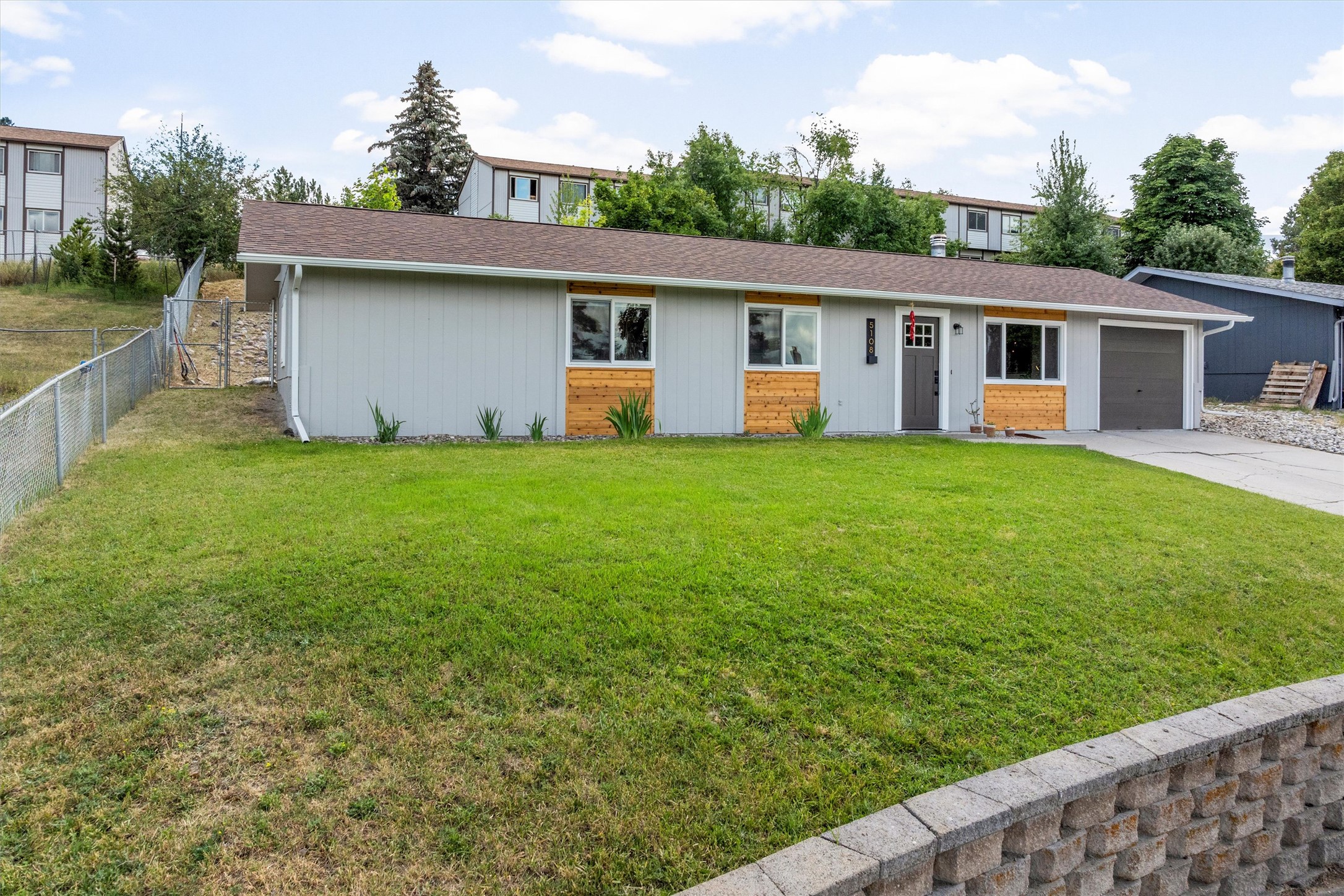 5108 Skyview Drive Property Photo 2