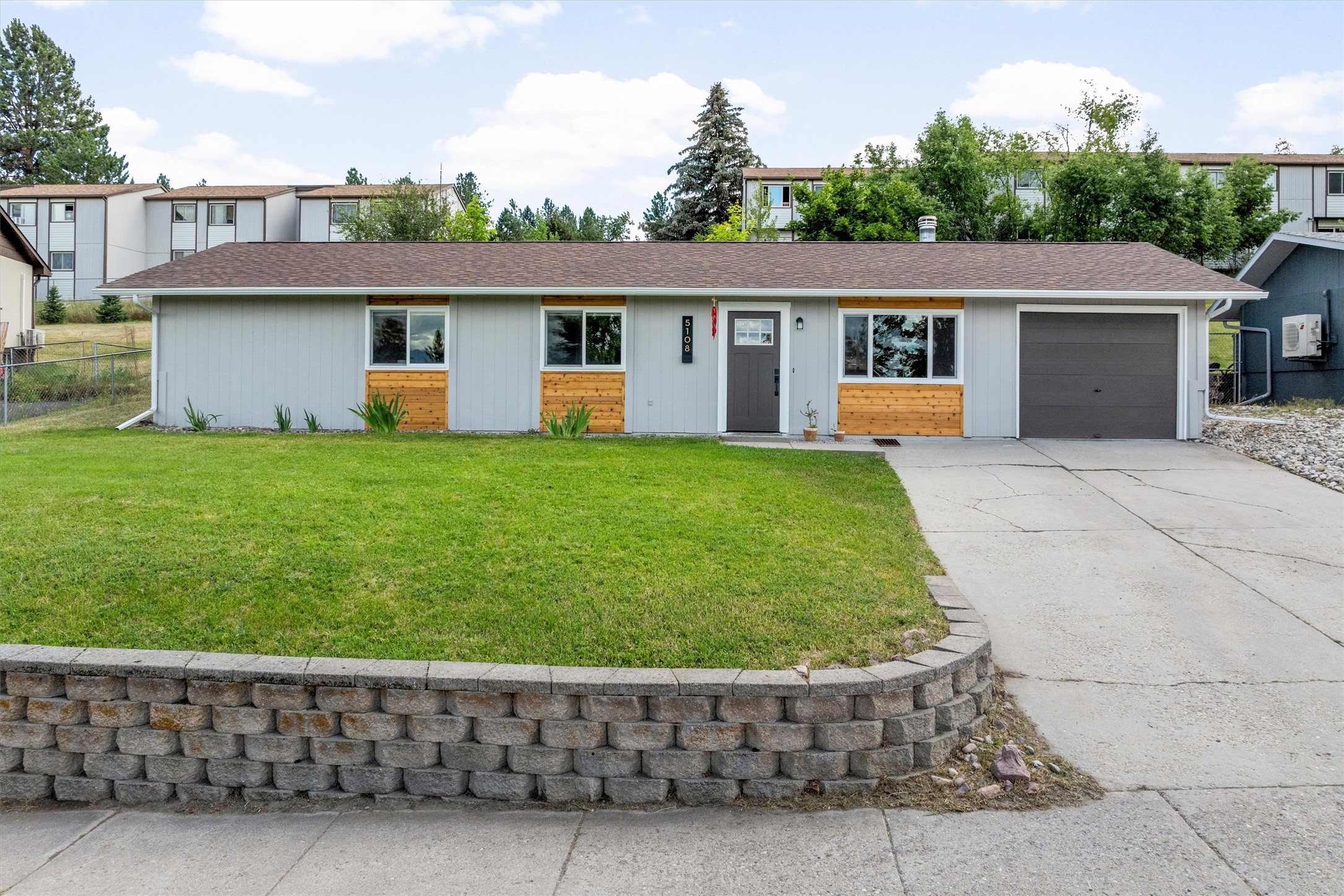 5108 Skyview Drive Property Photo 3