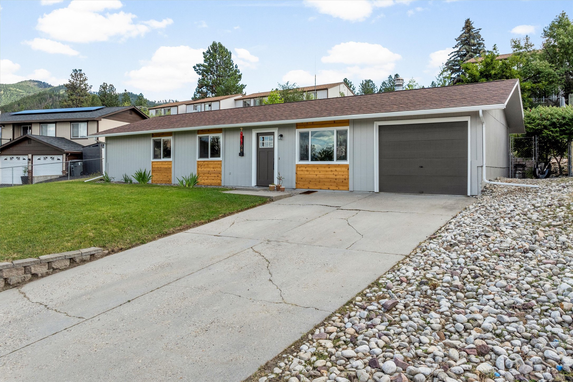 5108 Skyview Drive Property Photo 4