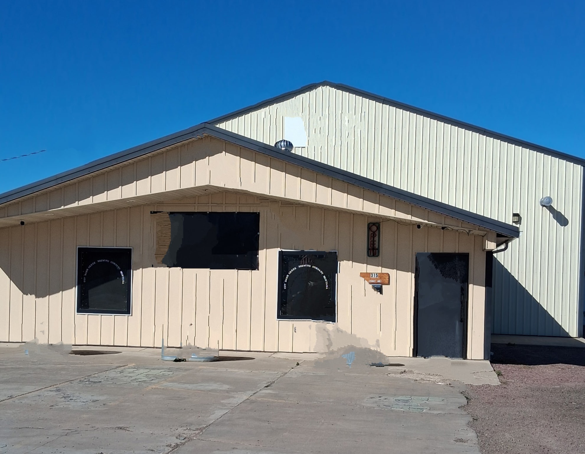 315 E Railroad Street Property Photo