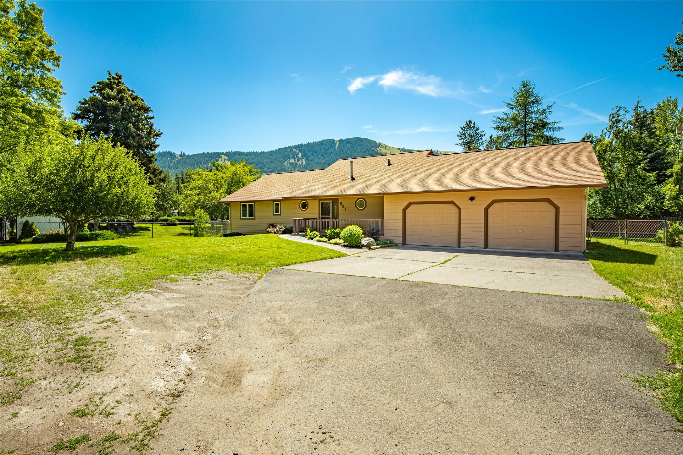 521 Arbor Drive Property Photo 2