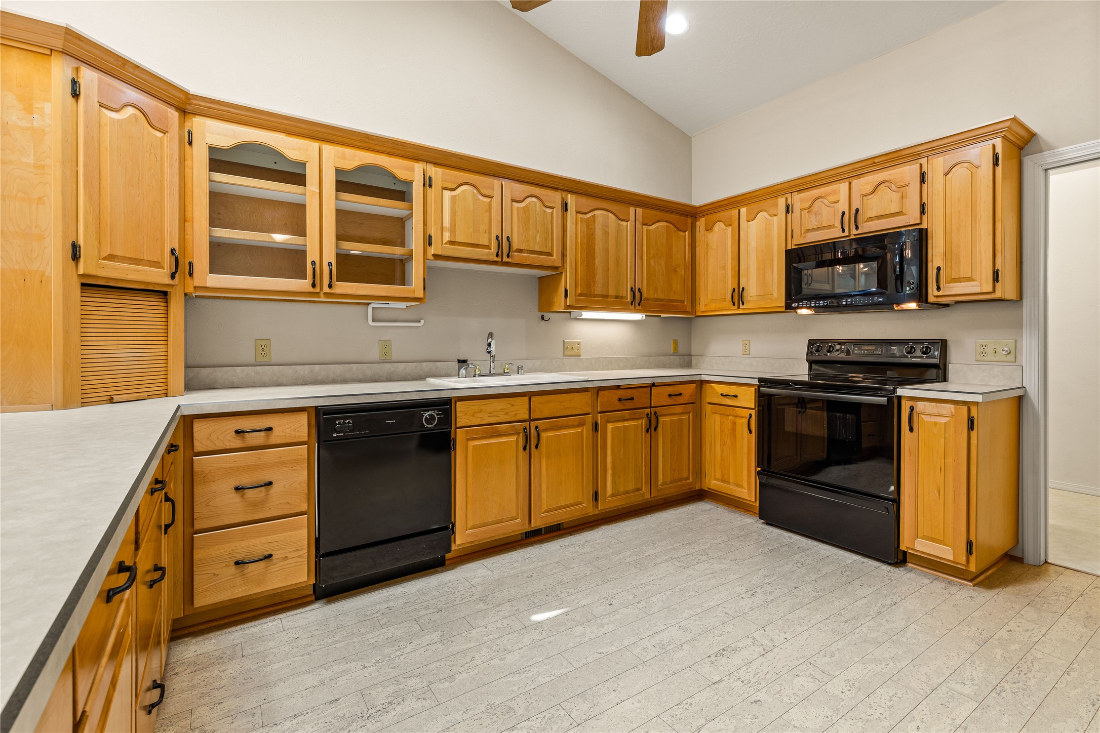 521 Arbor Drive Property Photo 16