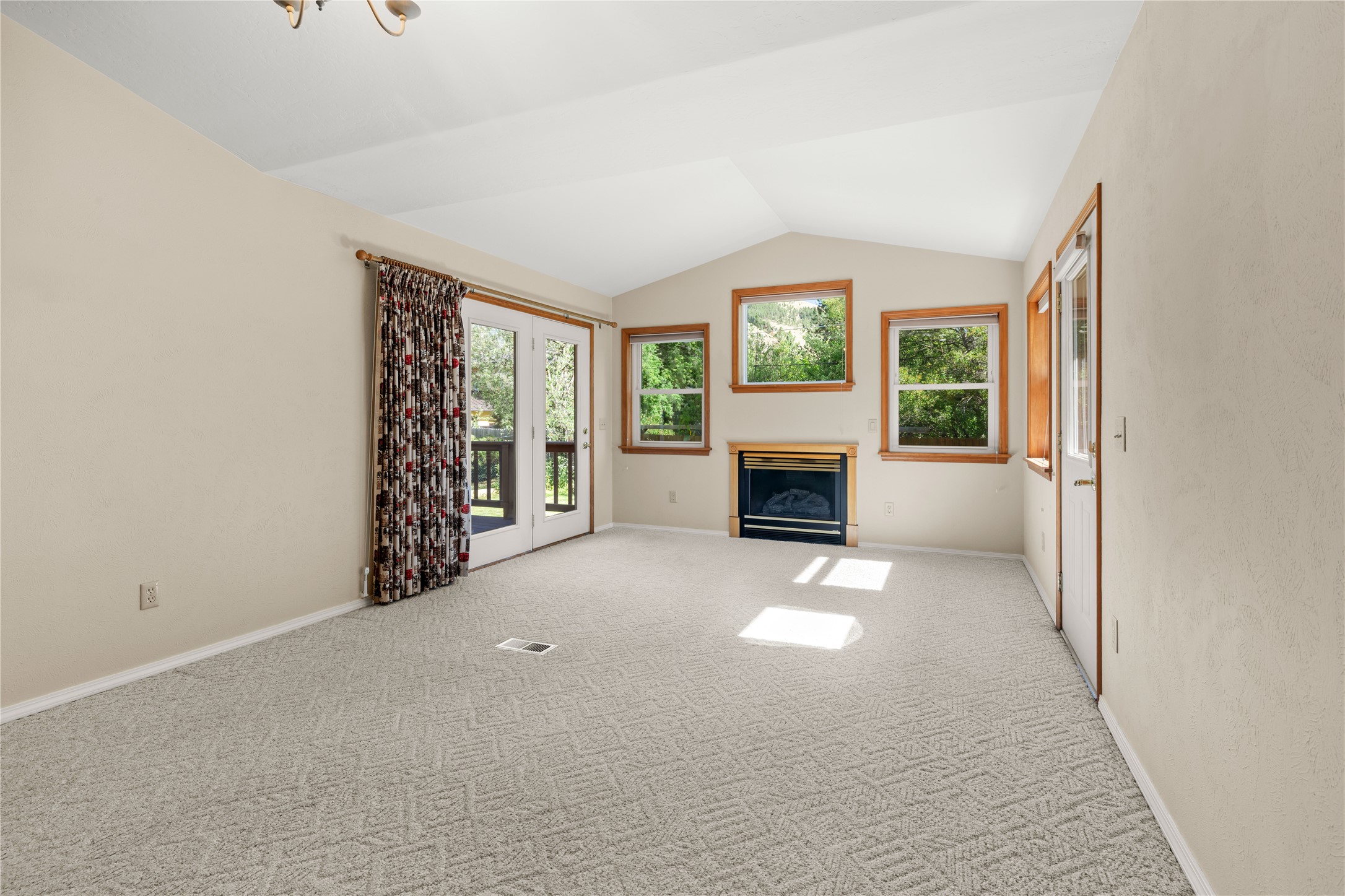 521 Arbor Drive Property Photo 20